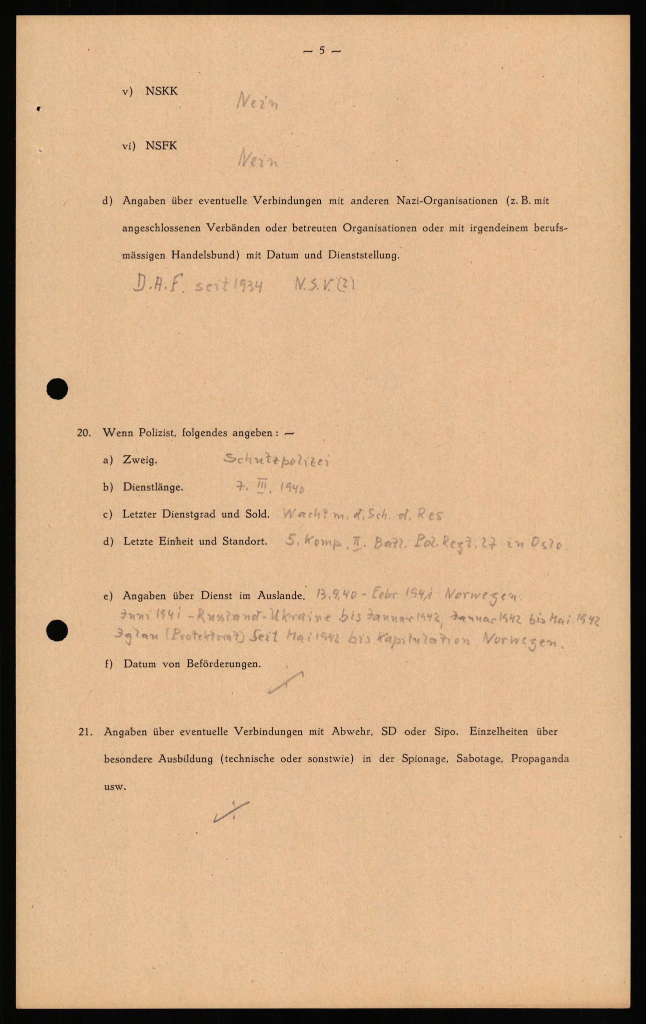 Forsvaret, Forsvarets overkommando II, AV/RA-RAFA-3915/D/Db/L0034: CI Questionaires. Tyske okkupasjonsstyrker i Norge. Tyskere., 1945-1946, p. 164