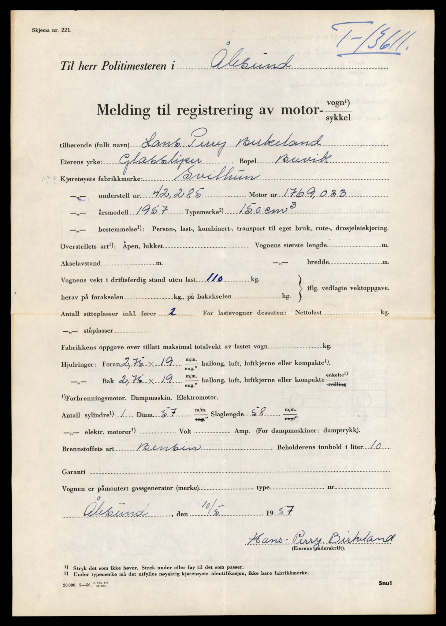 Møre og Romsdal vegkontor - Ålesund trafikkstasjon, AV/SAT-A-4099/F/Fe/L0040: Registreringskort for kjøretøy T 13531 - T 13709, 1927-1998, p. 1452