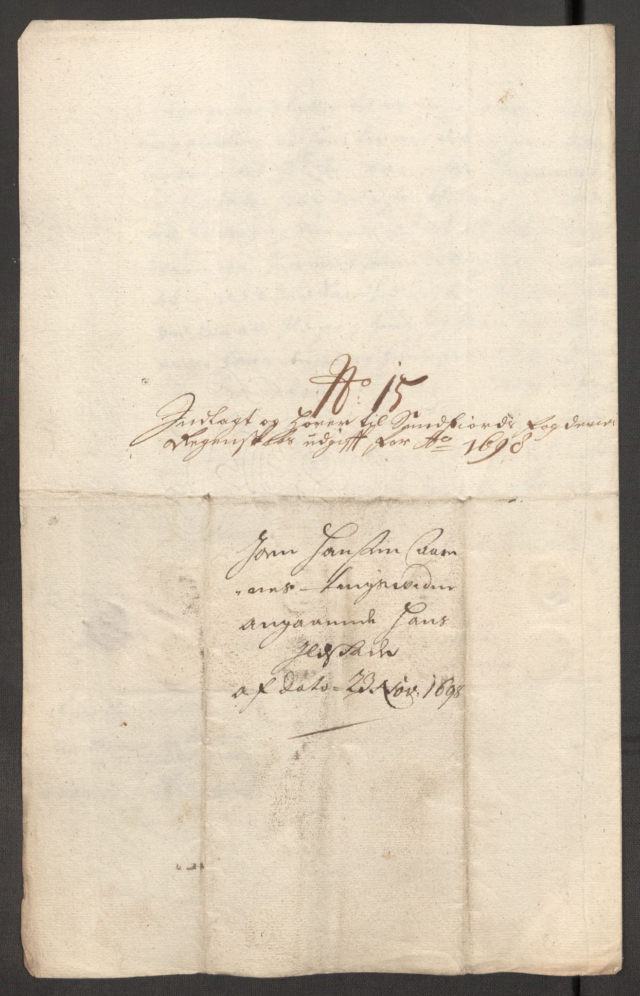 Rentekammeret inntil 1814, Reviderte regnskaper, Fogderegnskap, AV/RA-EA-4092/R53/L3423: Fogderegnskap Sunn- og Nordfjord, 1697-1698, p. 375