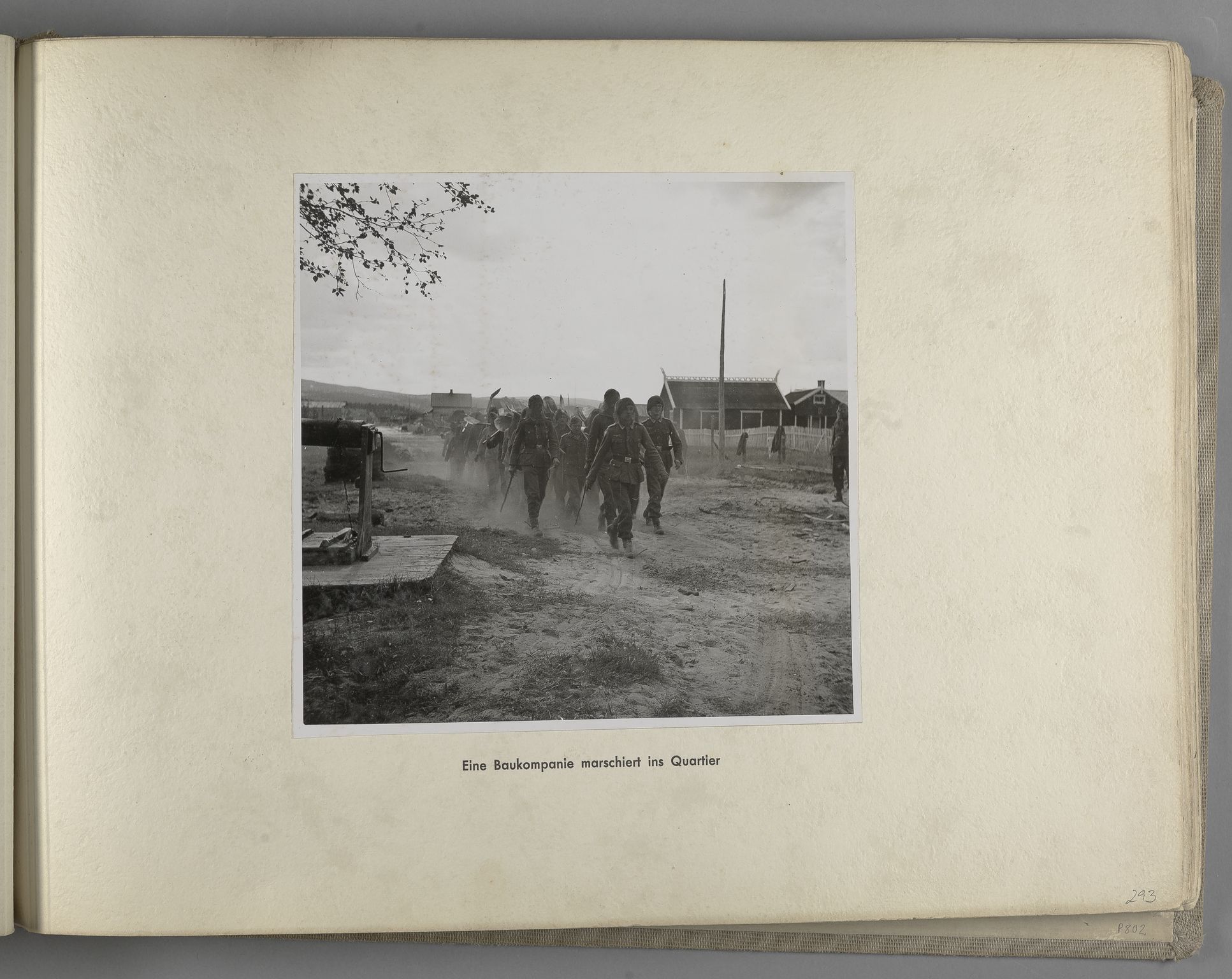 Tyske arkiver, Reichskommissariat, Bildarchiv, AV/RA-RAFA-3309/U/L0071: Fotoalbum: Mit dem Reichskommissar nach Nordnorwegen und Finnland 10. bis 27. Juli 1942, 1942, p. 113