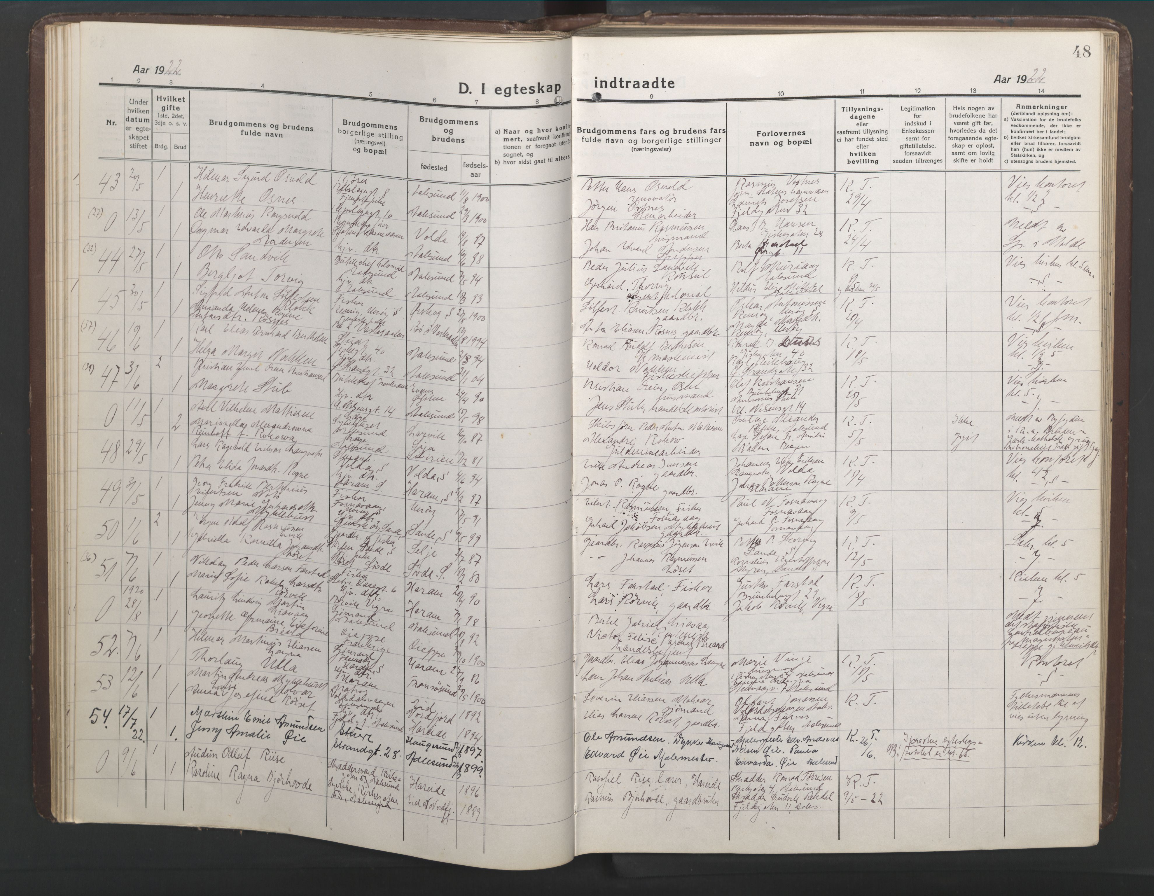 Ministerialprotokoller, klokkerbøker og fødselsregistre - Møre og Romsdal, AV/SAT-A-1454/529/L0473: Parish register (copy) no. 529C10, 1918-1941, p. 48