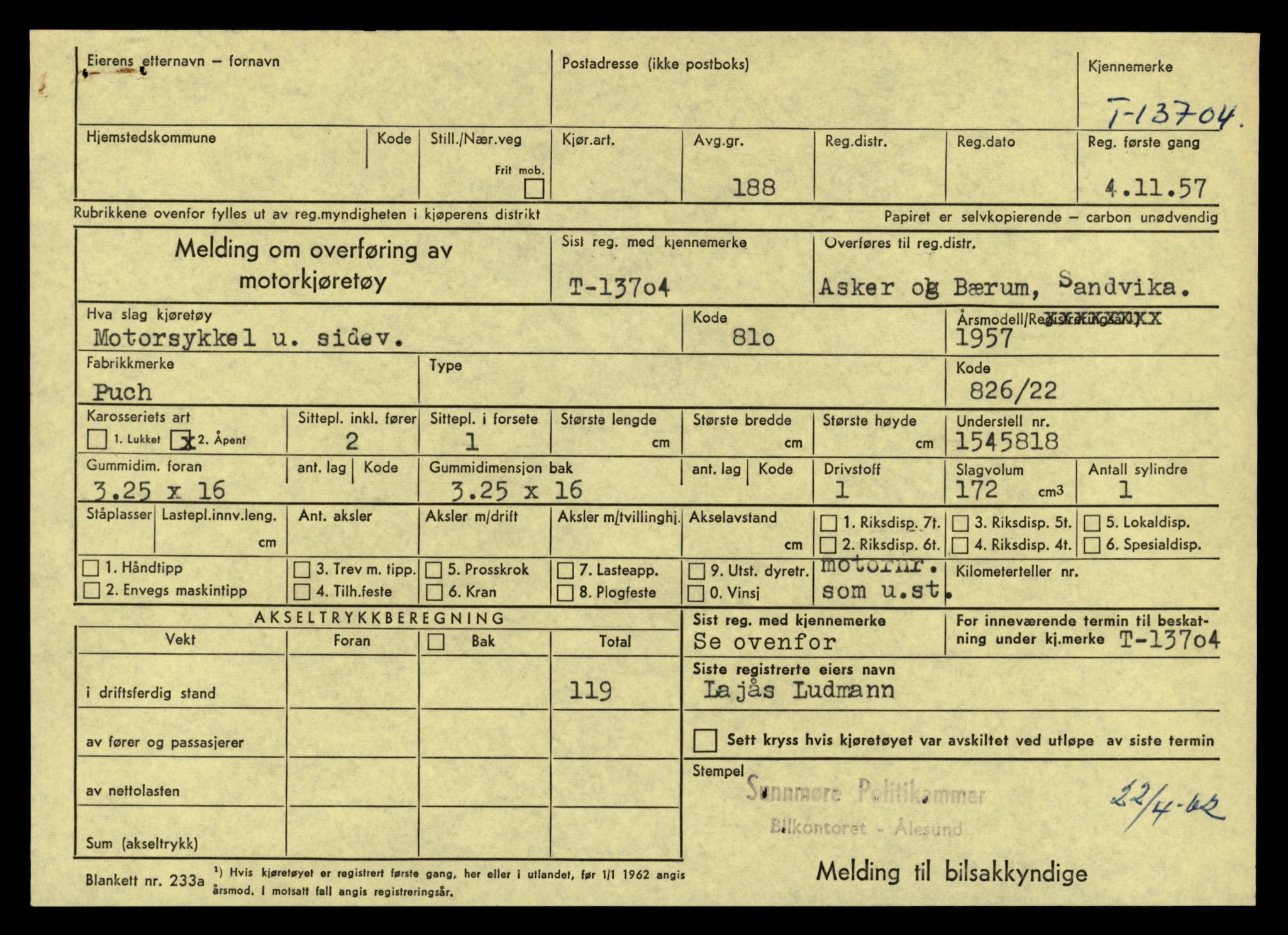 Møre og Romsdal vegkontor - Ålesund trafikkstasjon, AV/SAT-A-4099/F/Fe/L0040: Registreringskort for kjøretøy T 13531 - T 13709, 1927-1998, p. 2975