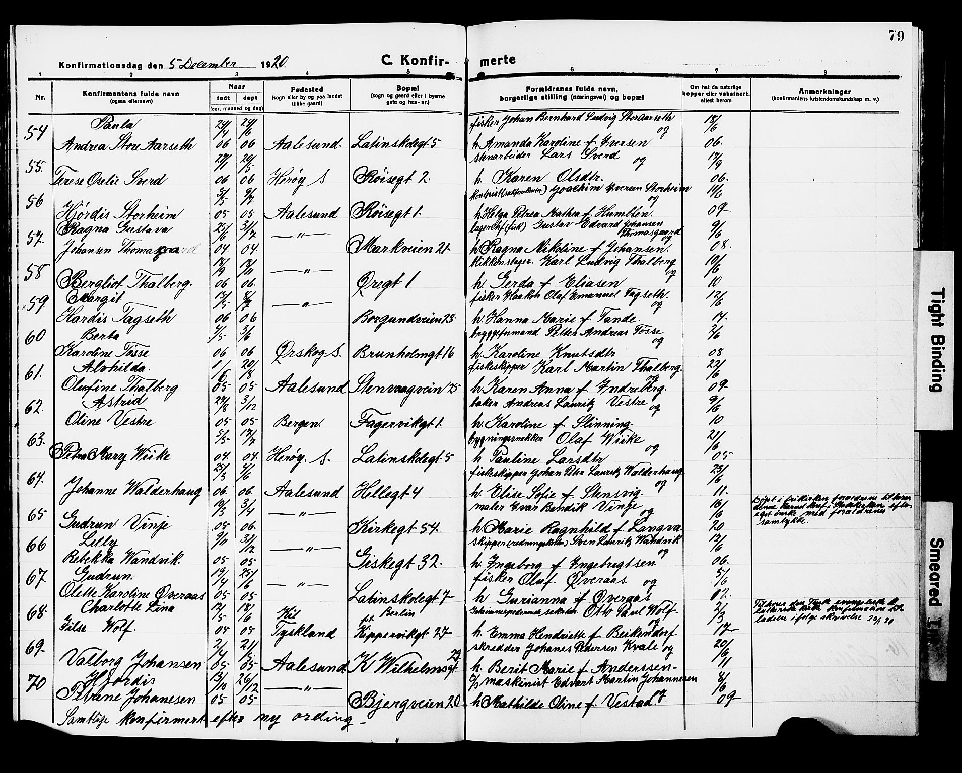 Ministerialprotokoller, klokkerbøker og fødselsregistre - Møre og Romsdal, AV/SAT-A-1454/529/L0472: Parish register (copy) no. 529C09, 1917-1929, p. 79