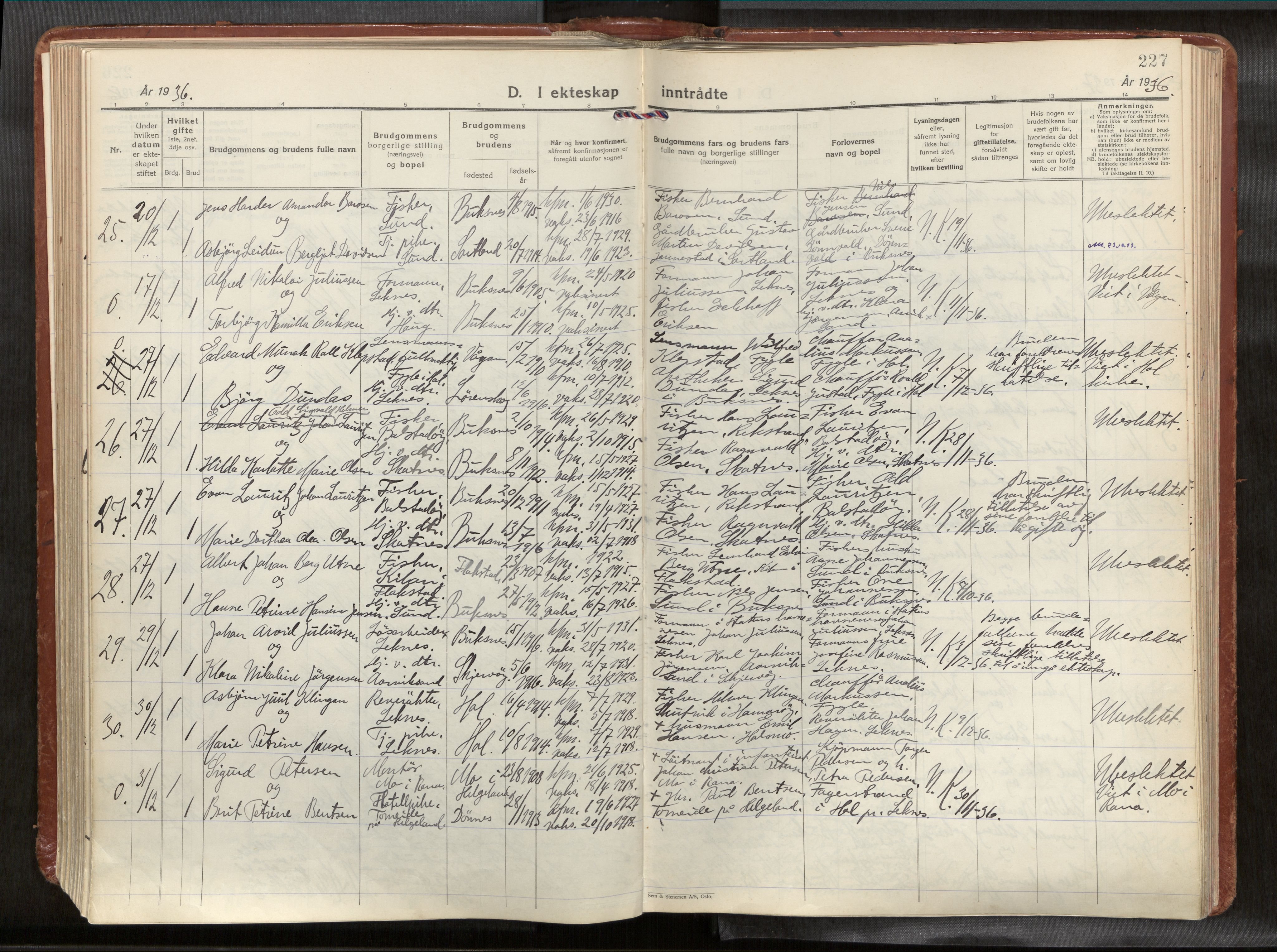 Ministerialprotokoller, klokkerbøker og fødselsregistre - Nordland, AV/SAT-A-1459/881/L1161: Parish register (official) no. 881A14, 1932-1955, p. 227