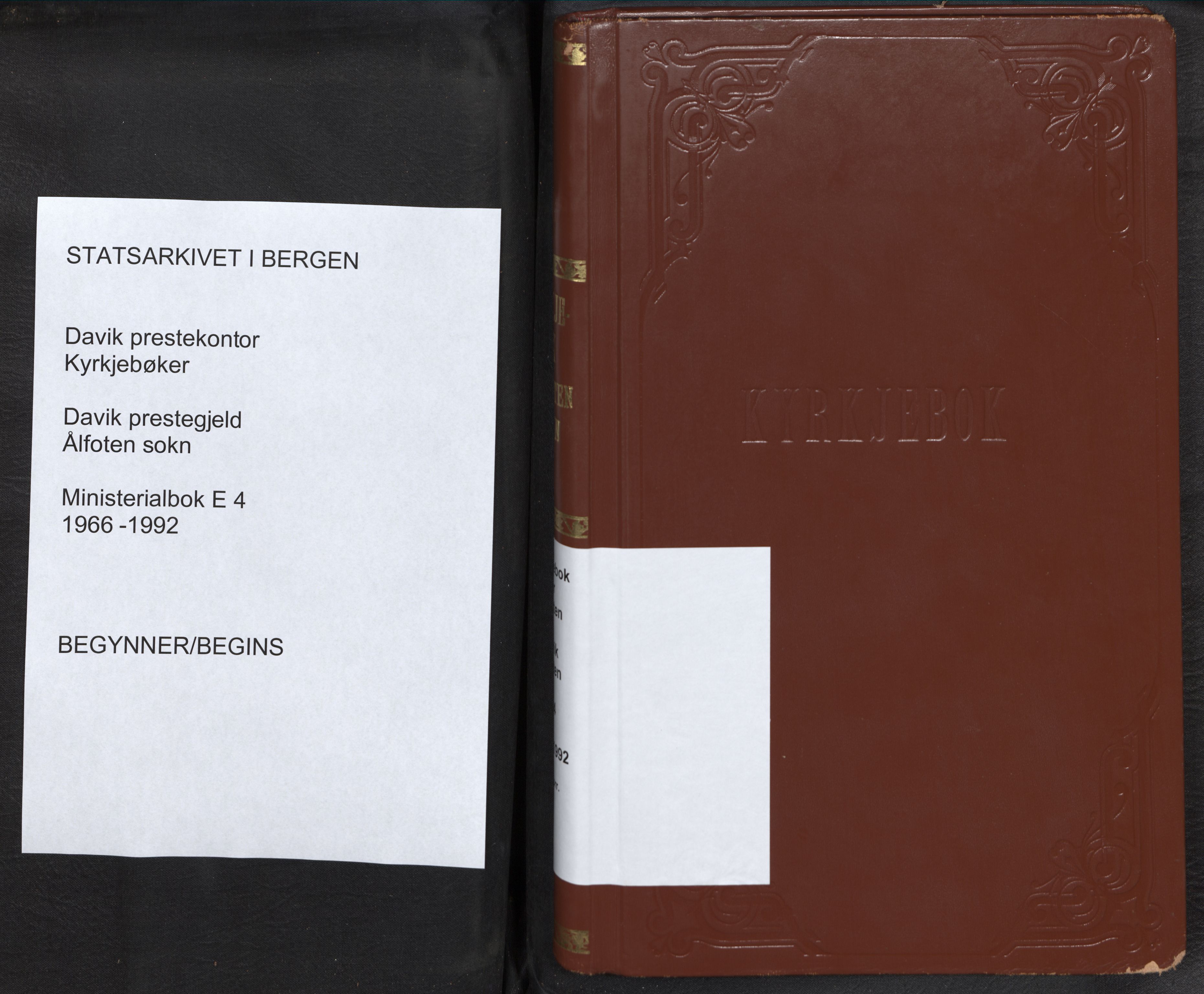 Davik sokneprestembete, AV/SAB-A-79701/H/Haa/Haae/L0004: Parish register (official) no. E 4, 1966-1992