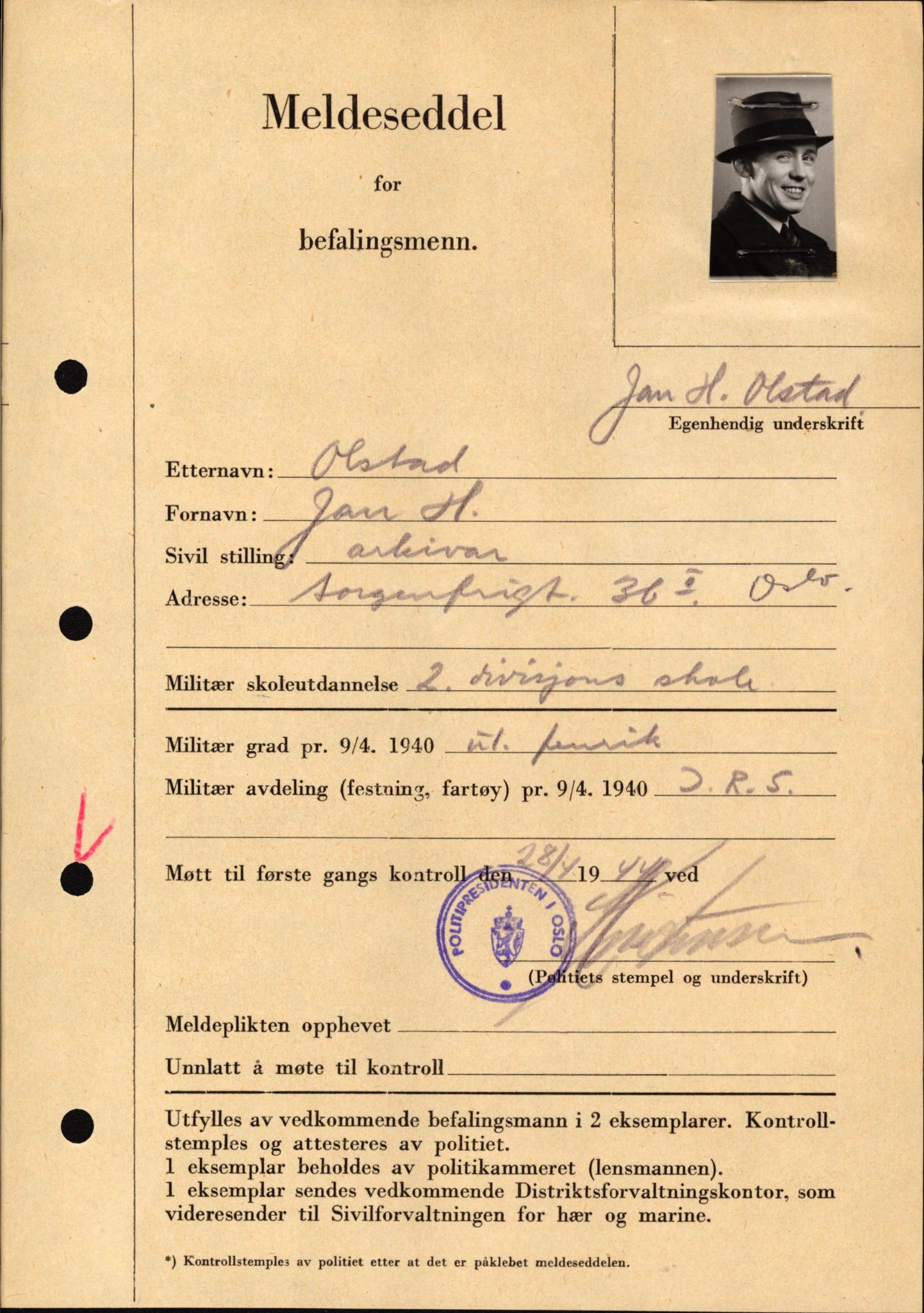 Forsvaret, Forsvarets krigshistoriske avdeling, AV/RA-RAFA-2017/Y/Yf/L0209: II-C-11-2121  -  Okkupasjonstiden.  Meldesedler for befal med foto og oppl. om militær grad 9. apr. 1940., 1944-1945, p. 457