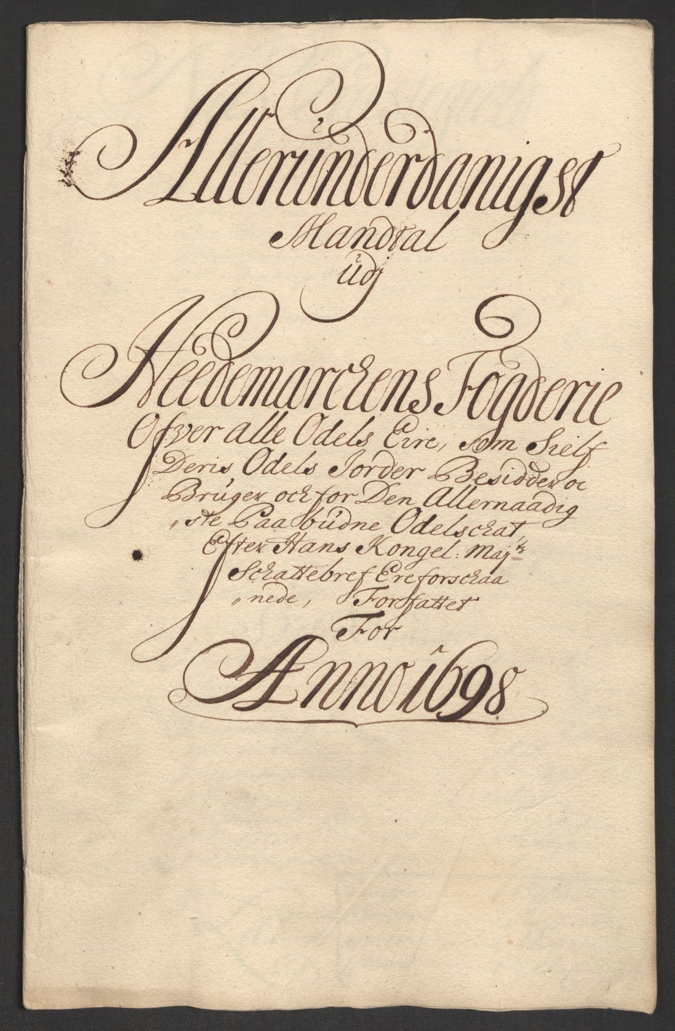 Rentekammeret inntil 1814, Reviderte regnskaper, Fogderegnskap, AV/RA-EA-4092/R16/L1037: Fogderegnskap Hedmark, 1697-1698, p. 439