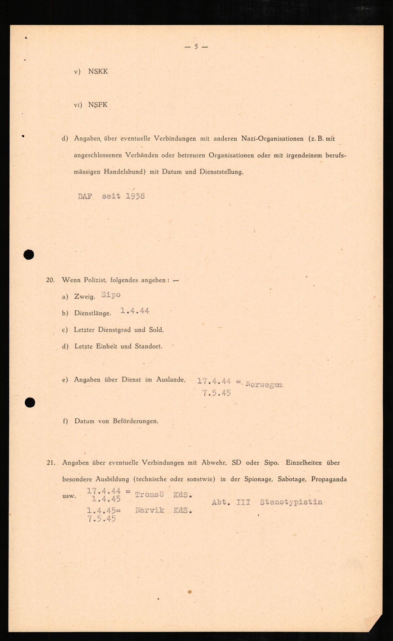 Forsvaret, Forsvarets overkommando II, AV/RA-RAFA-3915/D/Db/L0008: CI Questionaires. Tyske okkupasjonsstyrker i Norge. Tyskere., 1945-1946, p. 39