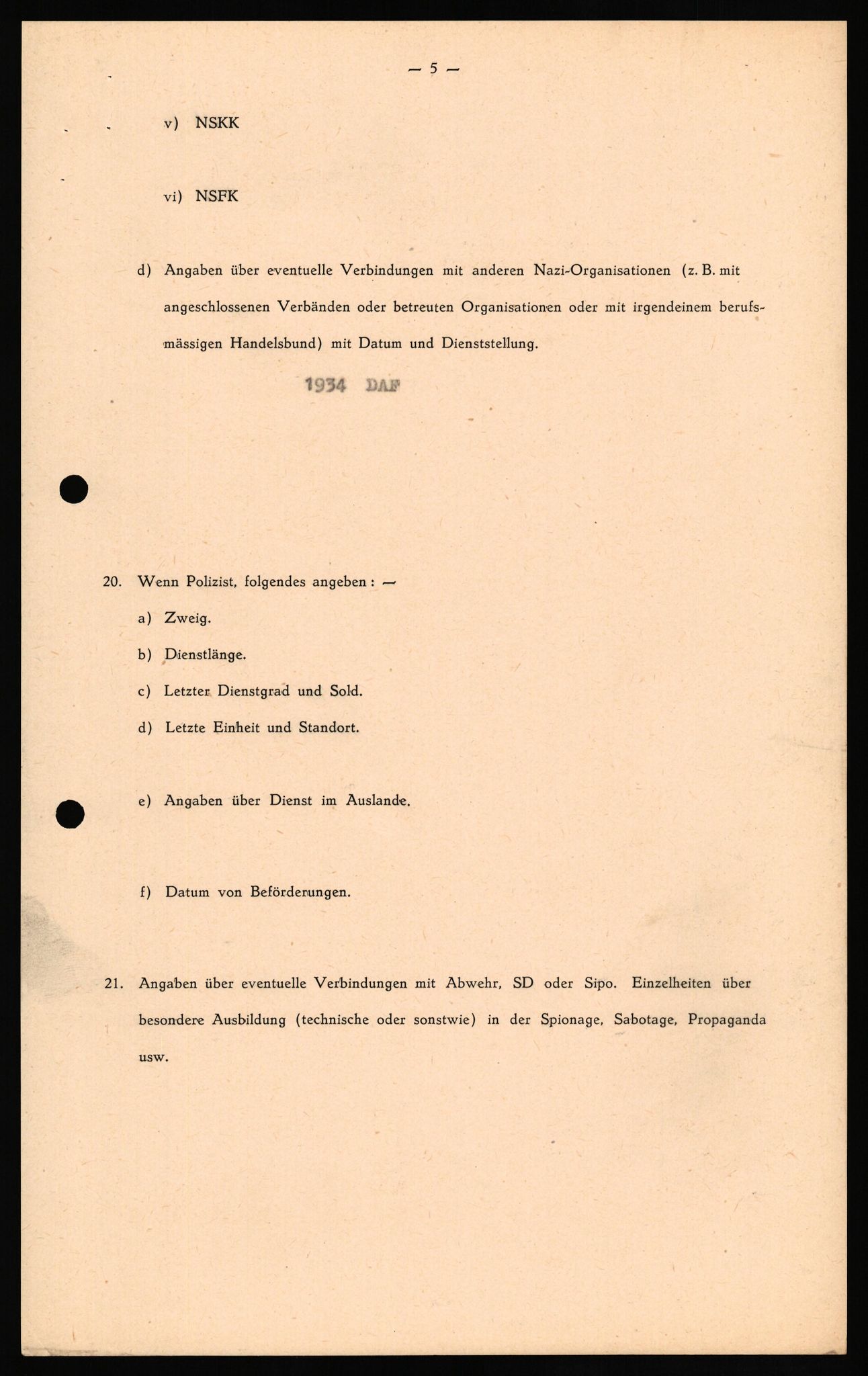 Forsvaret, Forsvarets overkommando II, RA/RAFA-3915/D/Db/L0031: CI Questionaires. Tyske okkupasjonsstyrker i Norge. Tyskere., 1945-1946, p. 82