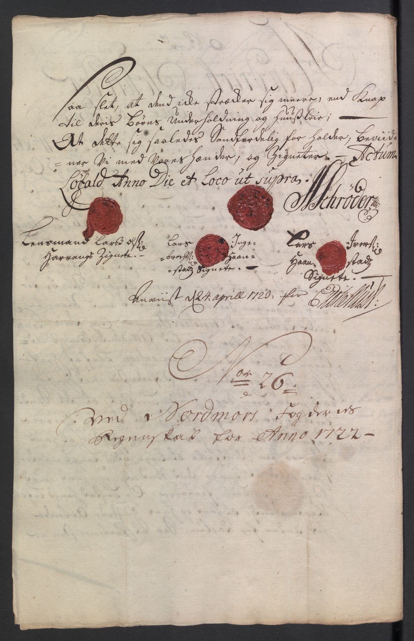 Rentekammeret inntil 1814, Reviderte regnskaper, Fogderegnskap, RA/EA-4092/R56/L3755: Fogderegnskap Nordmøre, 1722, p. 239