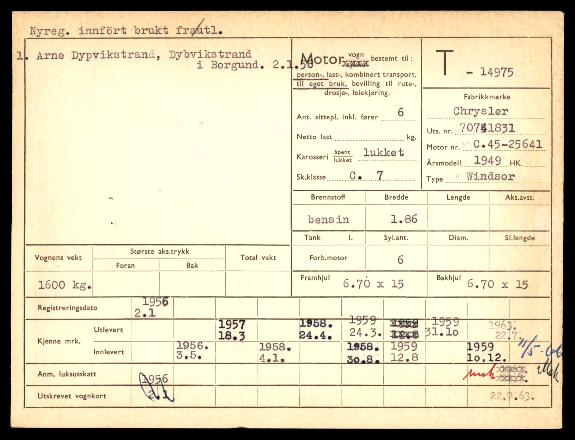 Møre og Romsdal vegkontor - Ålesund trafikkstasjon, AV/SAT-A-4099/F/Fe/L0049: Registreringskort for kjøretøy T 14864 - T 18613, 1927-1998, p. 2643