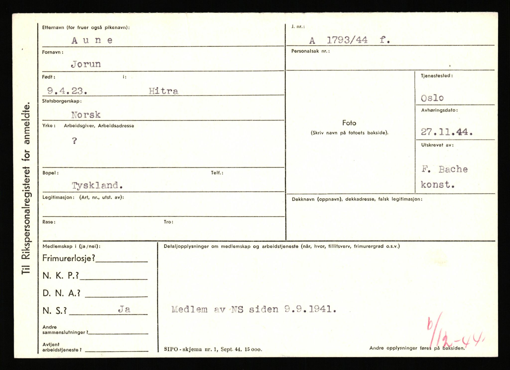 Statspolitiet - Hovedkontoret / Osloavdelingen, AV/RA-S-1329/C/Ca/L0002: Arneberg - Brand, 1943-1945, p. 688