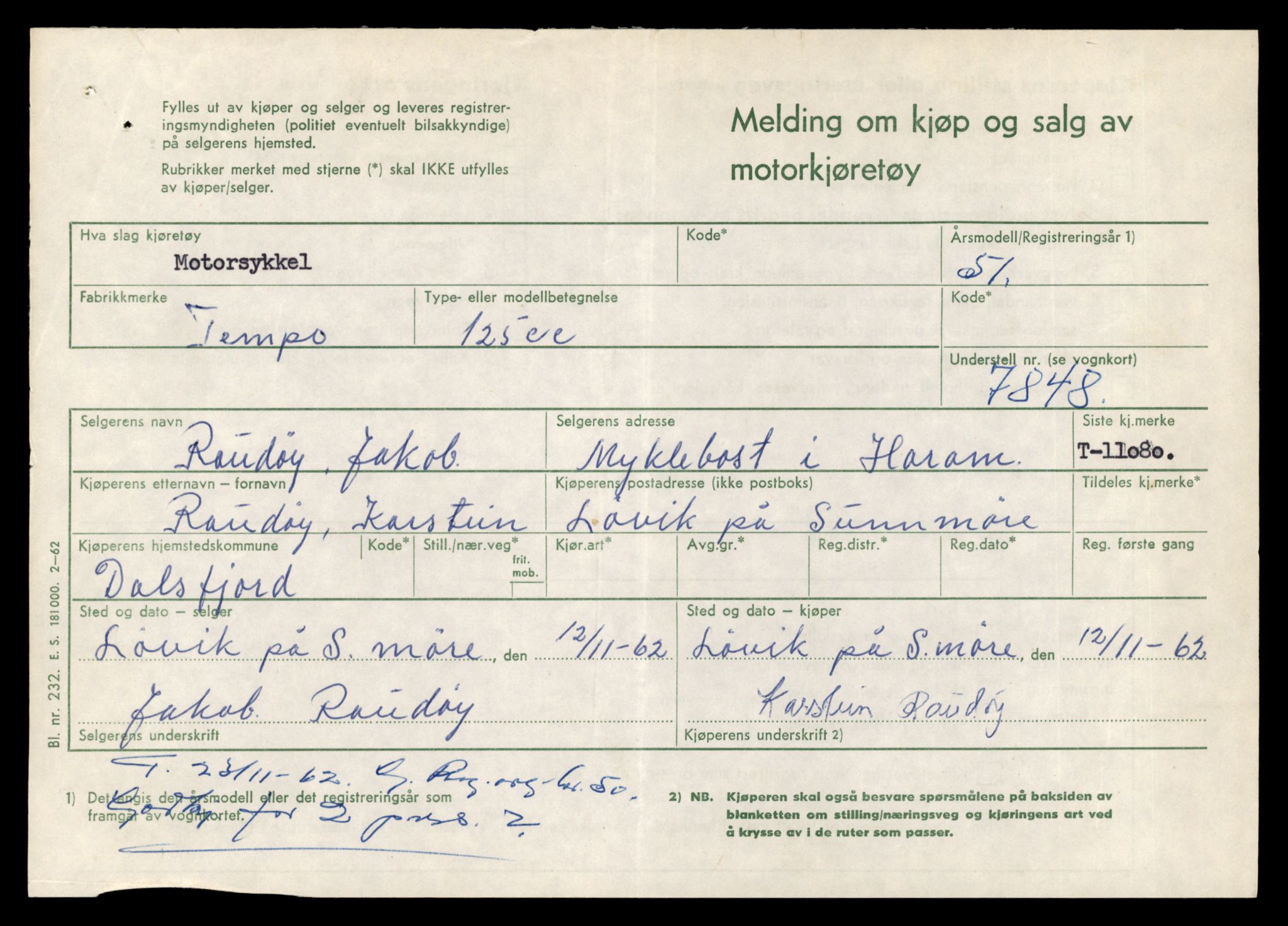 Møre og Romsdal vegkontor - Ålesund trafikkstasjon, SAT/A-4099/F/Fe/L0026: Registreringskort for kjøretøy T 11046 - T 11160, 1927-1998, p. 1011