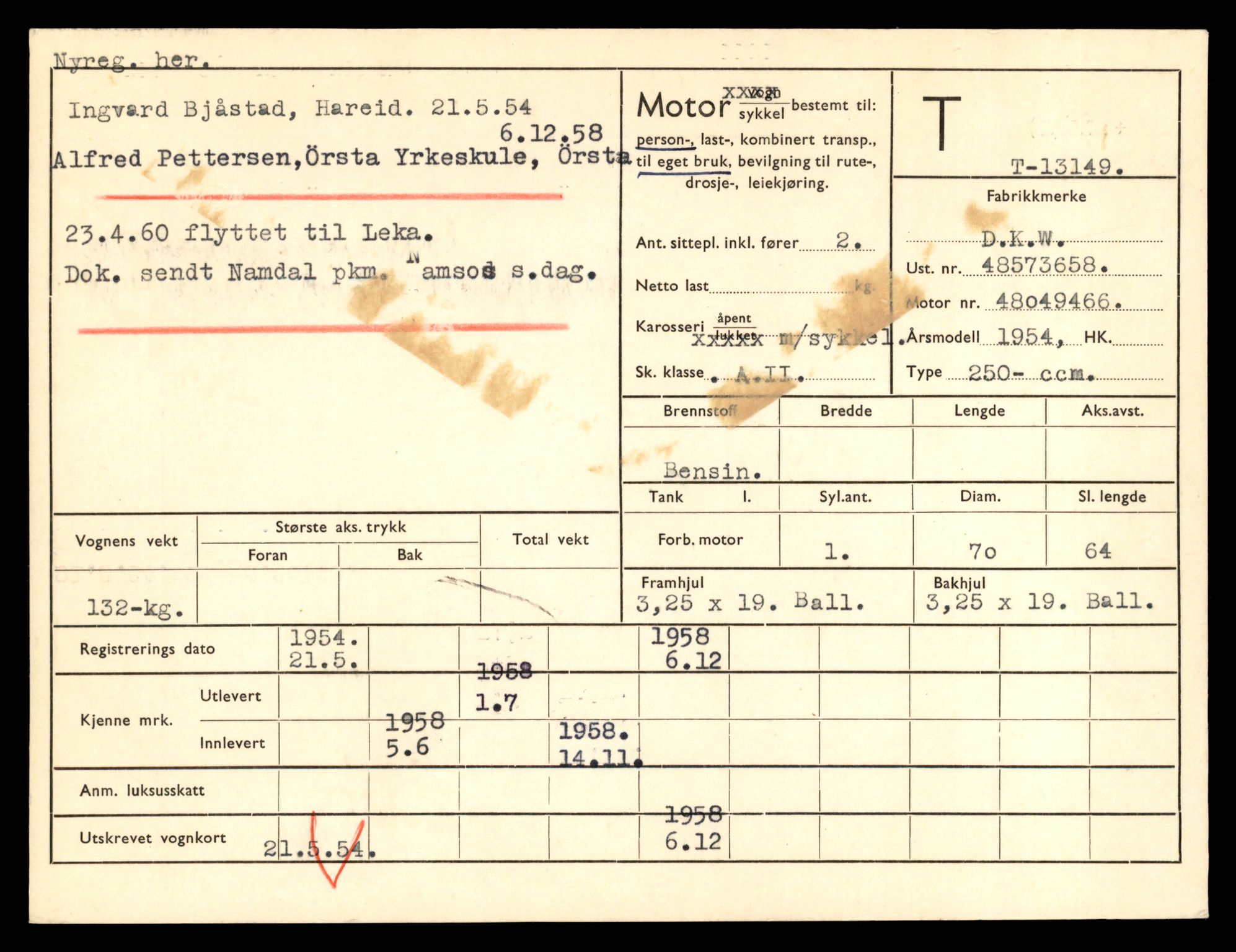 Møre og Romsdal vegkontor - Ålesund trafikkstasjon, AV/SAT-A-4099/F/Fe/L0037: Registreringskort for kjøretøy T 13031 - T 13179, 1927-1998, p. 2339