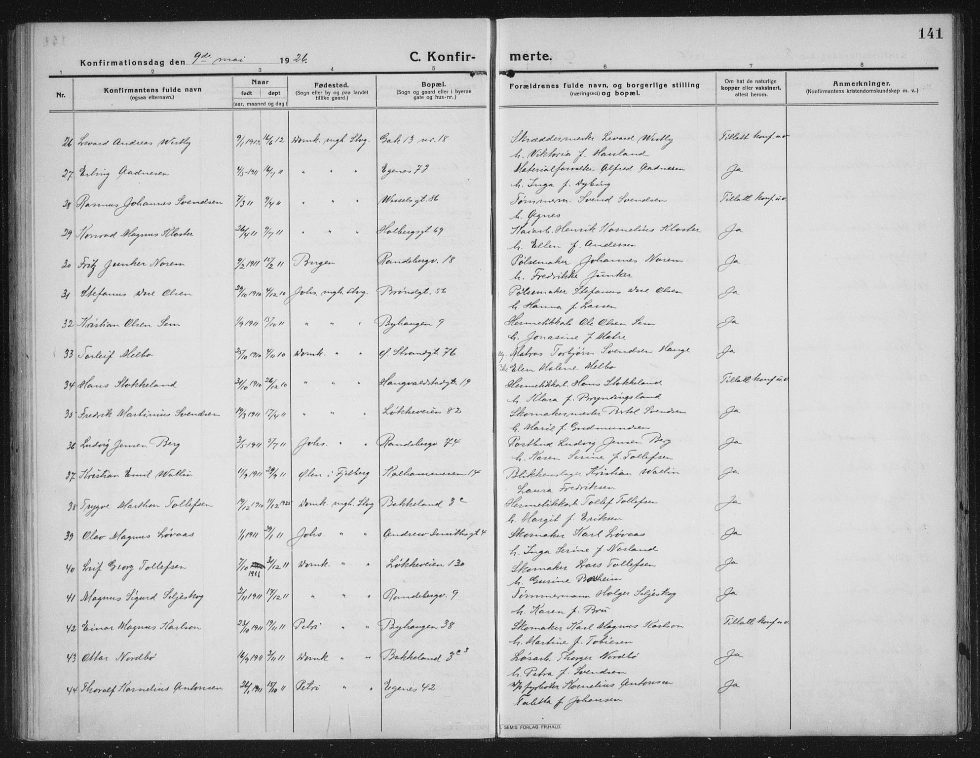 Domkirken sokneprestkontor, AV/SAST-A-101812/002/A/L0019: Parish register (official) no. A 35, 1916-1932, p. 141