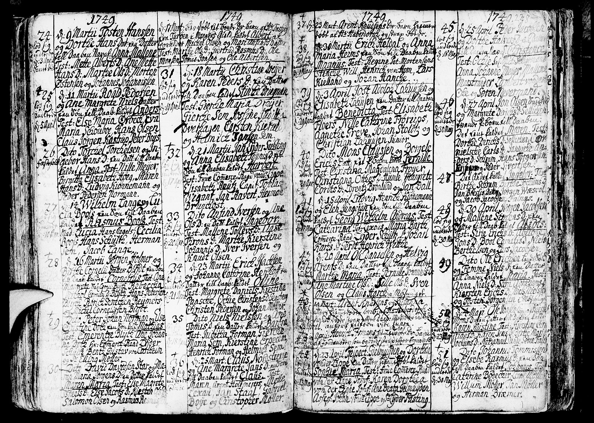 Nykirken Sokneprestembete, AV/SAB-A-77101/H/Haa/L0003: Parish register (official) no. A 3, 1717-1764, p. 228