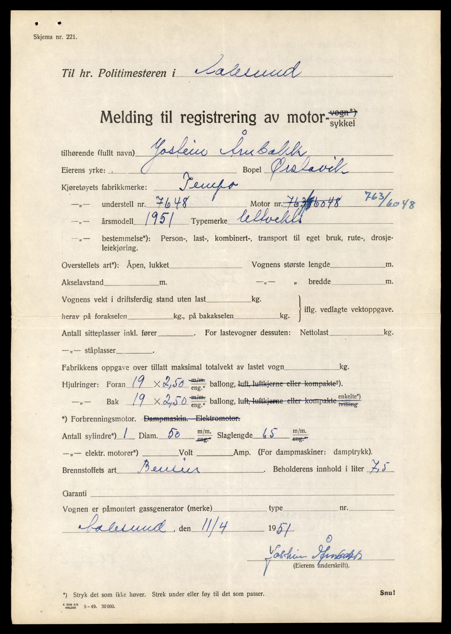 Møre og Romsdal vegkontor - Ålesund trafikkstasjon, AV/SAT-A-4099/F/Fe/L0026: Registreringskort for kjøretøy T 11046 - T 11160, 1927-1998, p. 1017