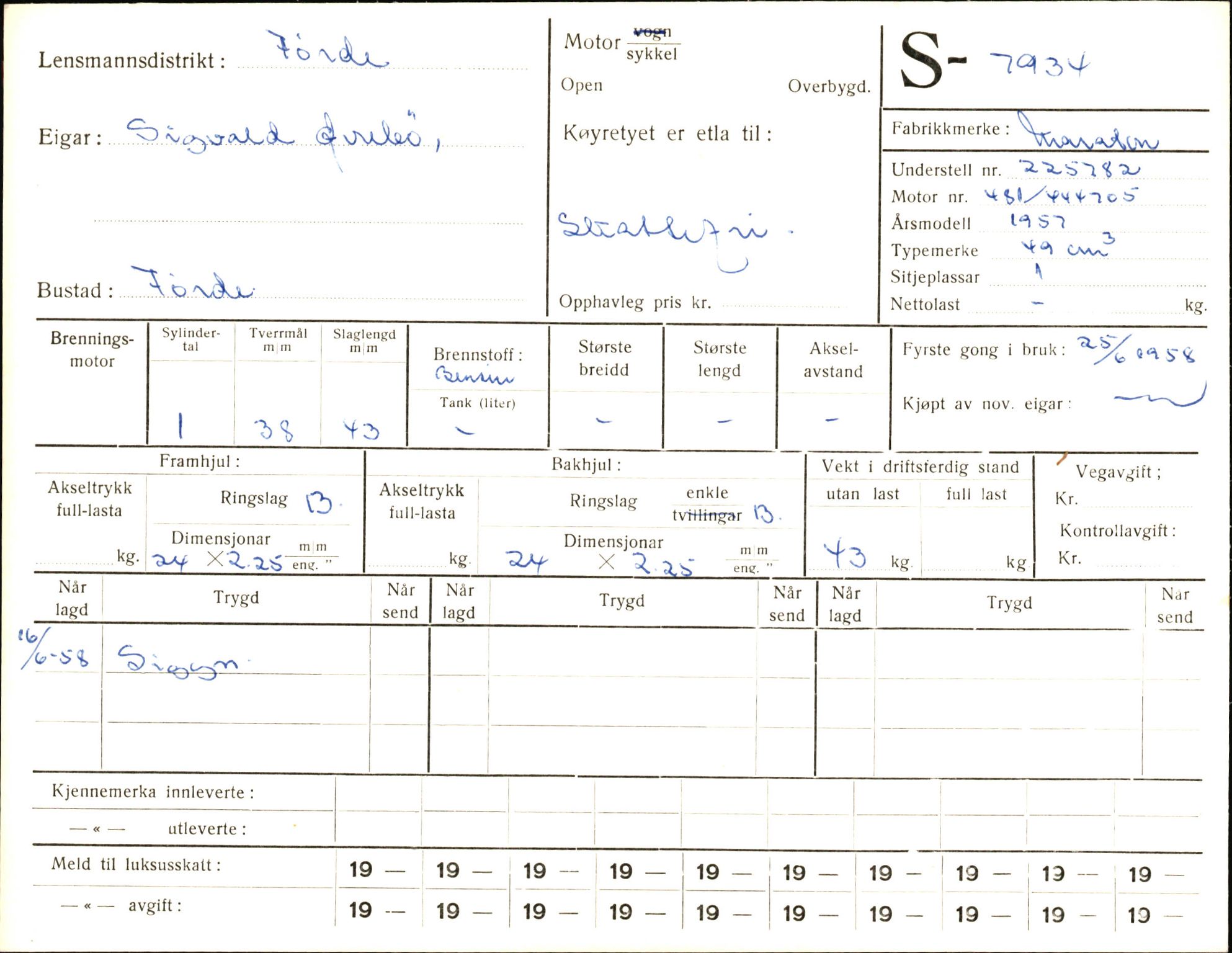 Statens vegvesen, Sogn og Fjordane vegkontor, AV/SAB-A-5301/4/F/L0005: Registerkort utmeldte Fjordane S7900-8299, 1930-1961, p. 58