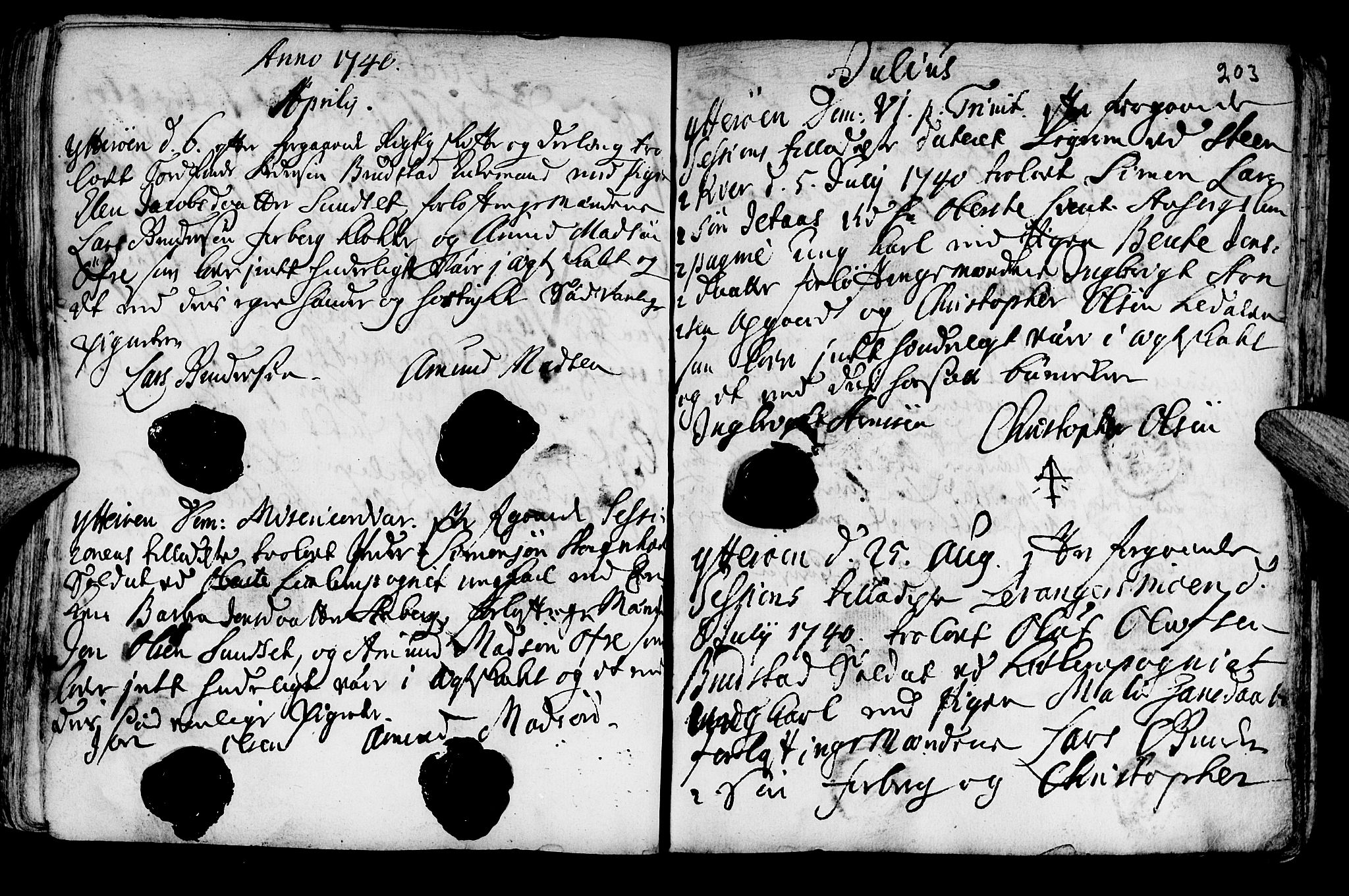 Ministerialprotokoller, klokkerbøker og fødselsregistre - Nord-Trøndelag, SAT/A-1458/722/L0215: Parish register (official) no. 722A02, 1718-1755, p. 203