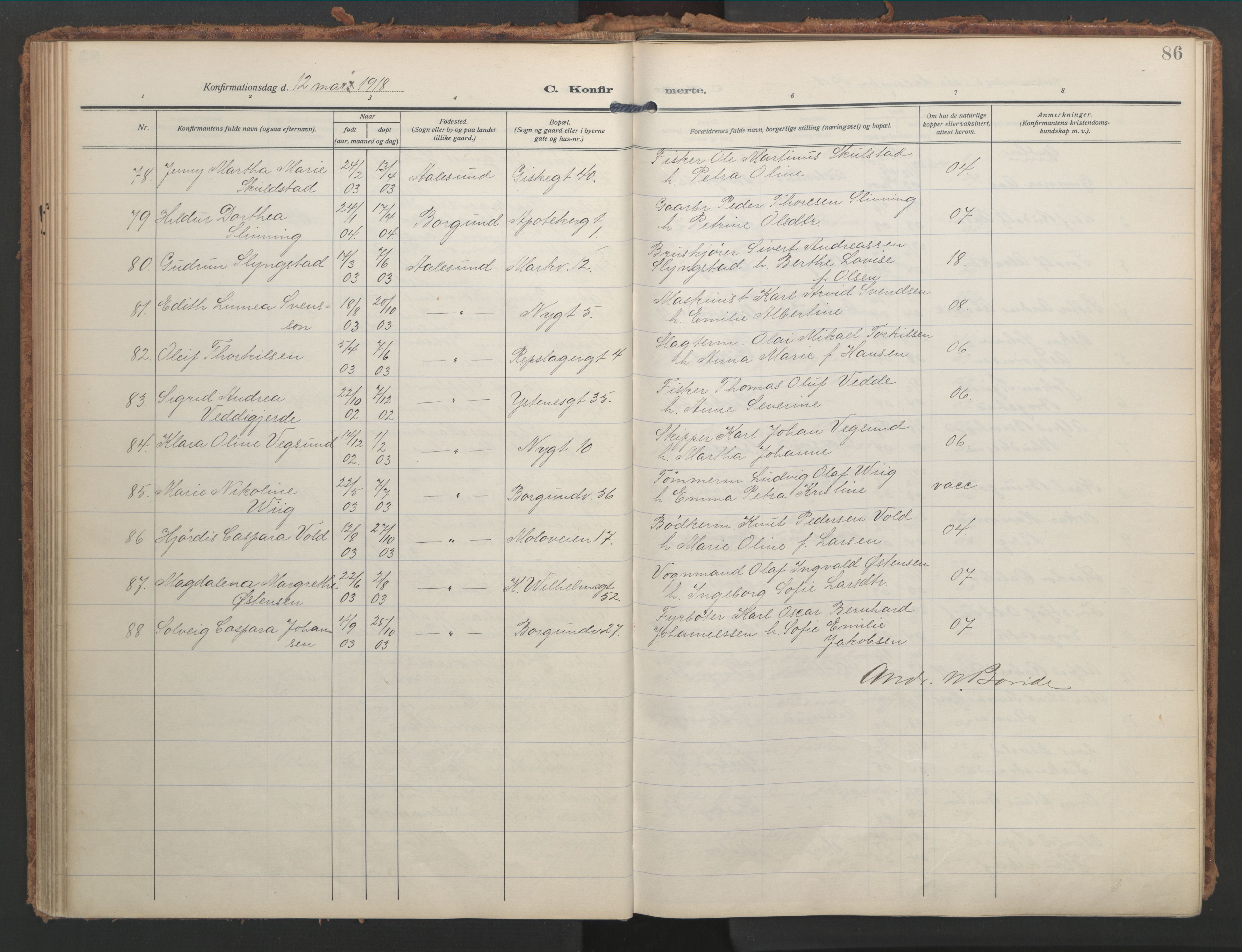 Ministerialprotokoller, klokkerbøker og fødselsregistre - Møre og Romsdal, AV/SAT-A-1454/529/L0461: Parish register (official) no. 529A11, 1914-1925, p. 86