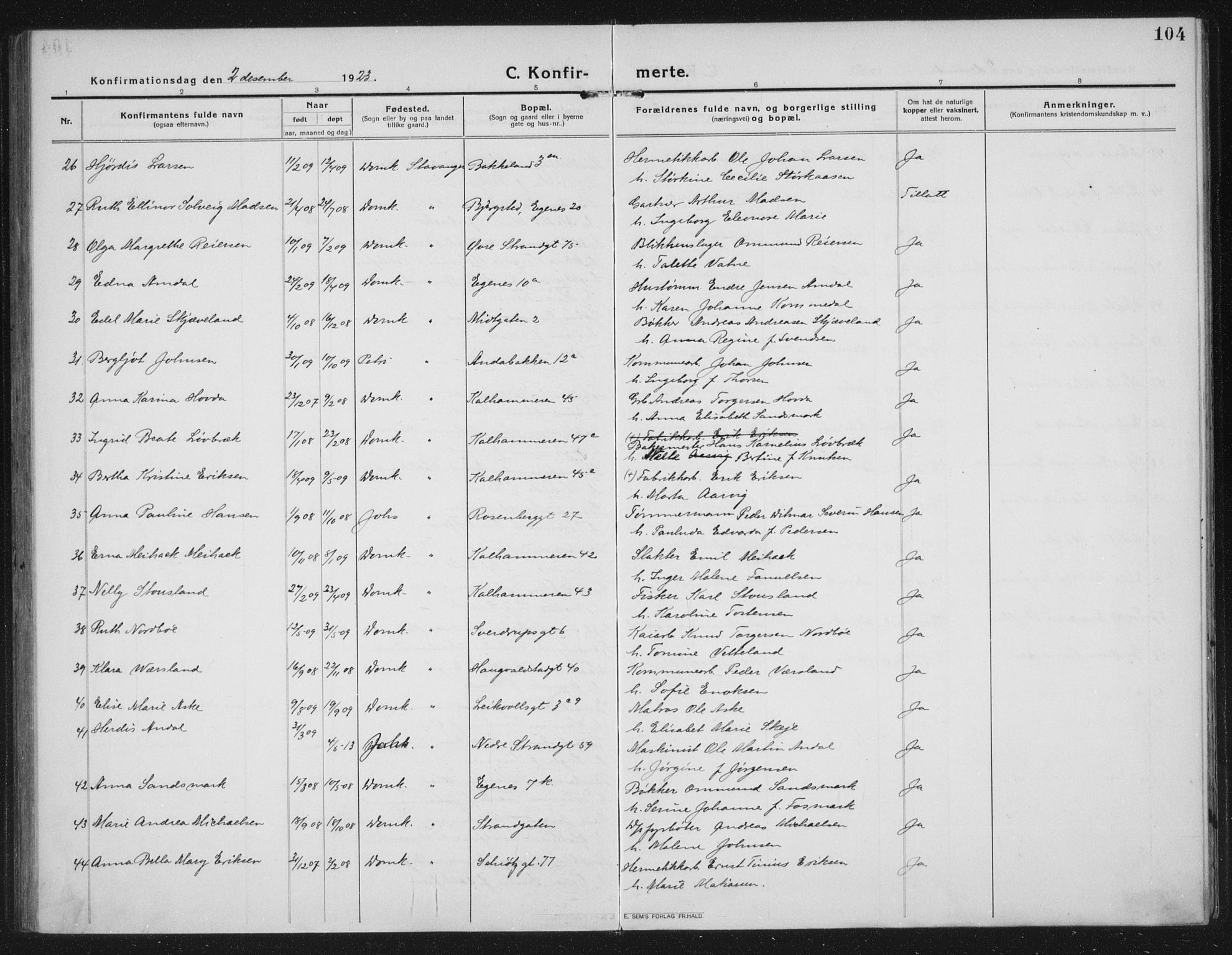 Domkirken sokneprestkontor, AV/SAST-A-101812/002/A/L0019: Parish register (official) no. A 35, 1916-1932, p. 104