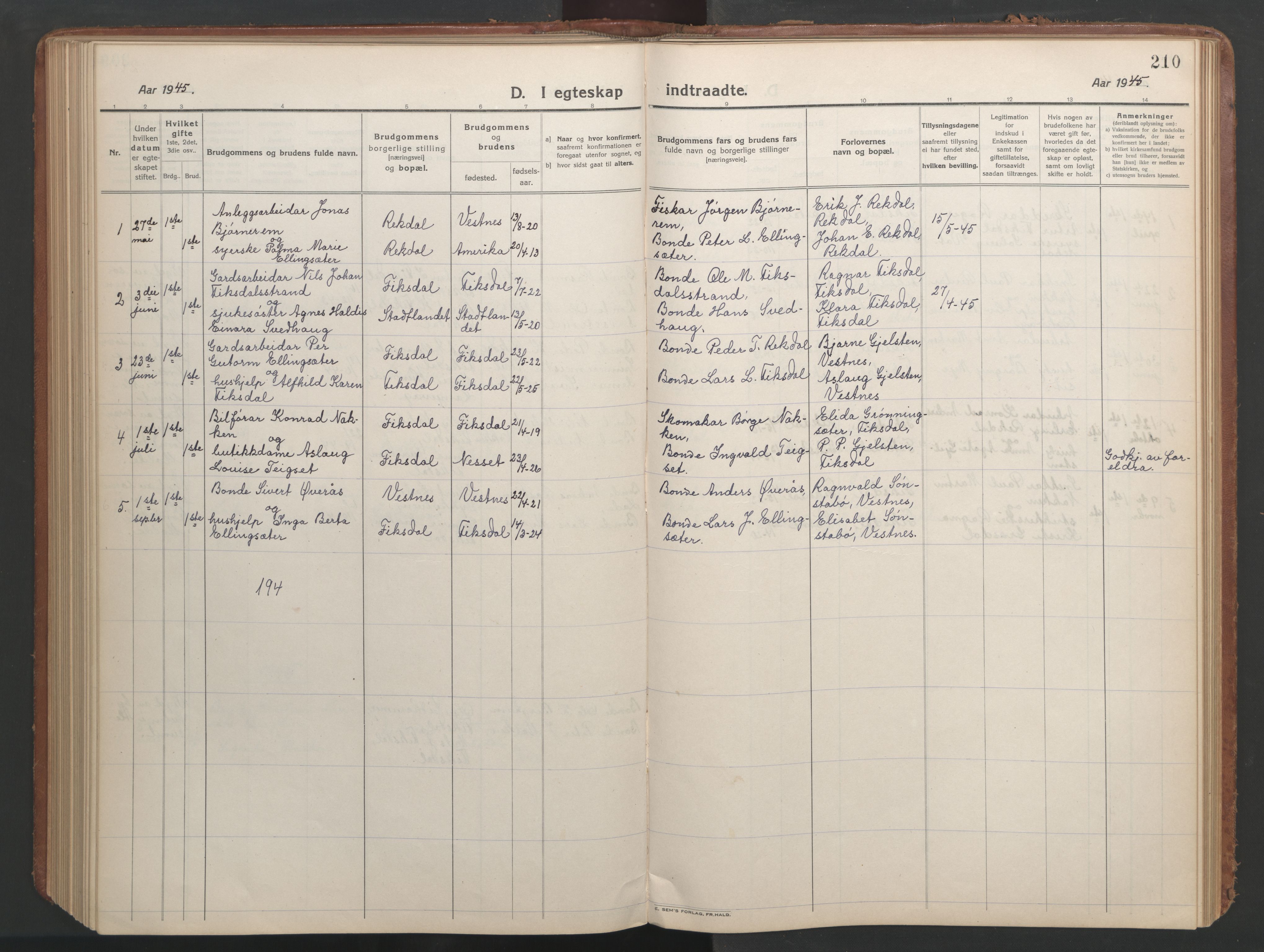 Ministerialprotokoller, klokkerbøker og fødselsregistre - Møre og Romsdal, AV/SAT-A-1454/540/L0542: Parish register (copy) no. 540C02, 1921-1967, p. 210