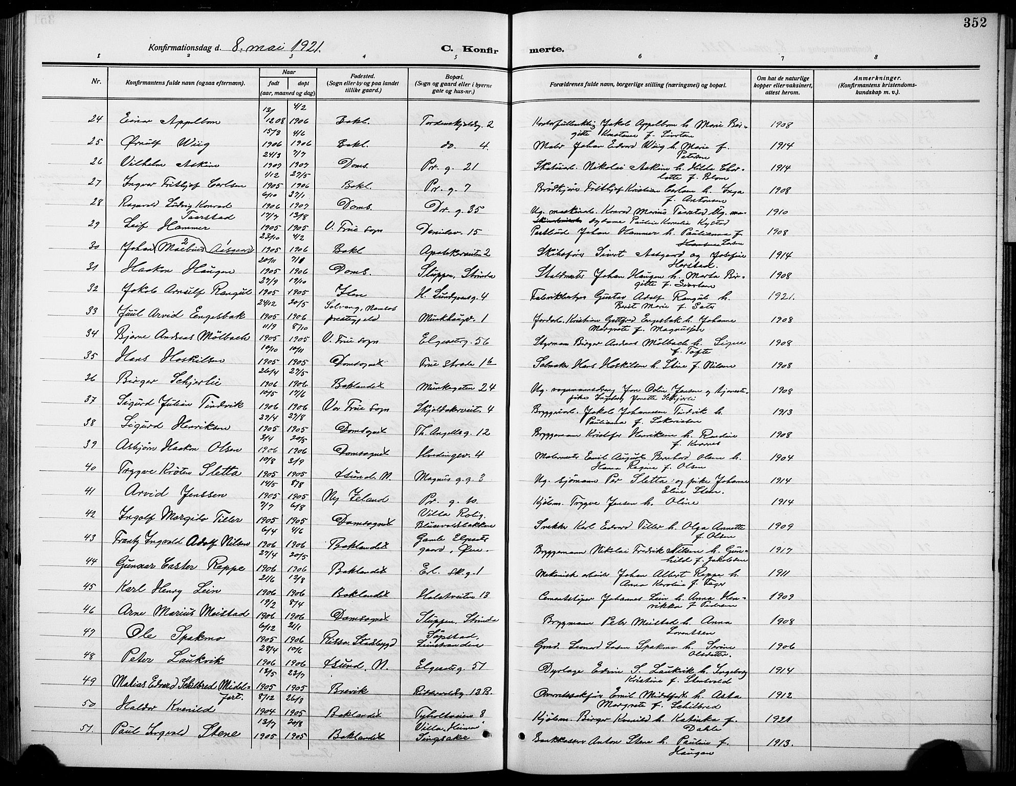 Ministerialprotokoller, klokkerbøker og fødselsregistre - Sør-Trøndelag, SAT/A-1456/601/L0096: Parish register (copy) no. 601C14, 1911-1931, p. 352