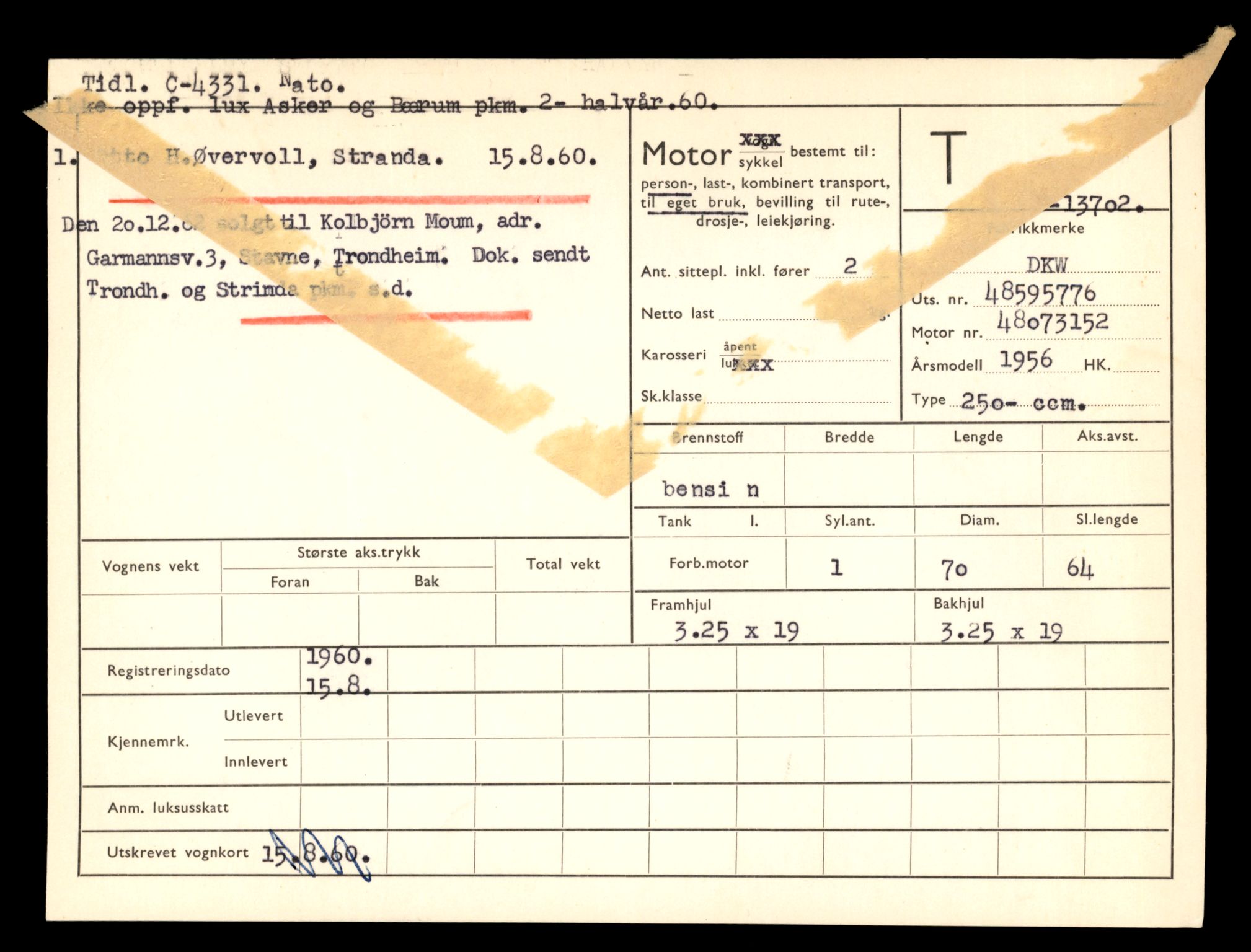 Møre og Romsdal vegkontor - Ålesund trafikkstasjon, AV/SAT-A-4099/F/Fe/L0040: Registreringskort for kjøretøy T 13531 - T 13709, 1927-1998, p. 2925