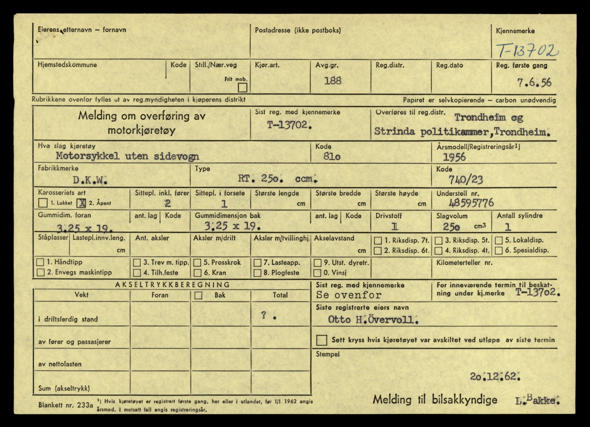 Møre og Romsdal vegkontor - Ålesund trafikkstasjon, AV/SAT-A-4099/F/Fe/L0040: Registreringskort for kjøretøy T 13531 - T 13709, 1927-1998, p. 2935