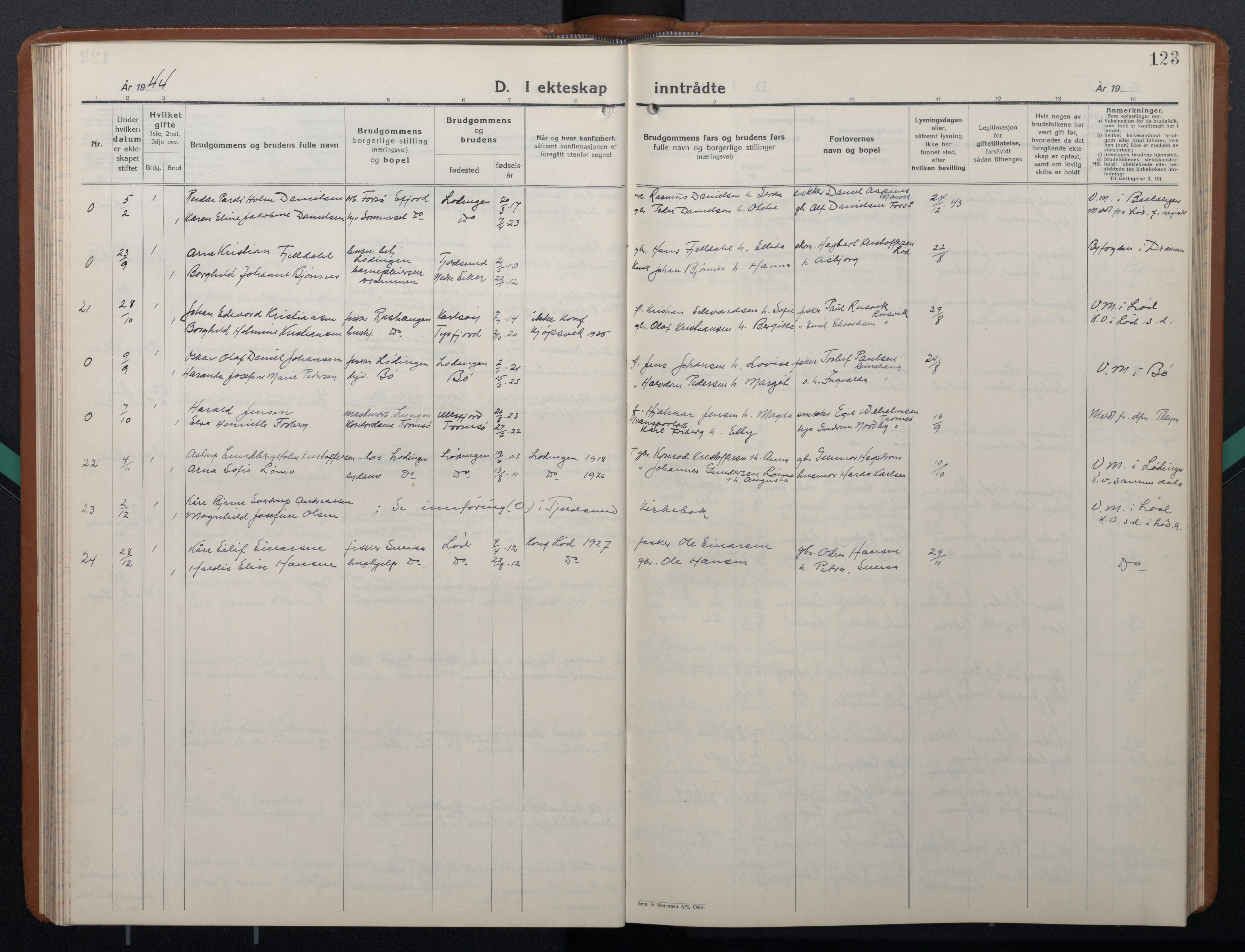 Ministerialprotokoller, klokkerbøker og fødselsregistre - Nordland, AV/SAT-A-1459/872/L1051: Parish register (copy) no. 872C07, 1939-1947, p. 123