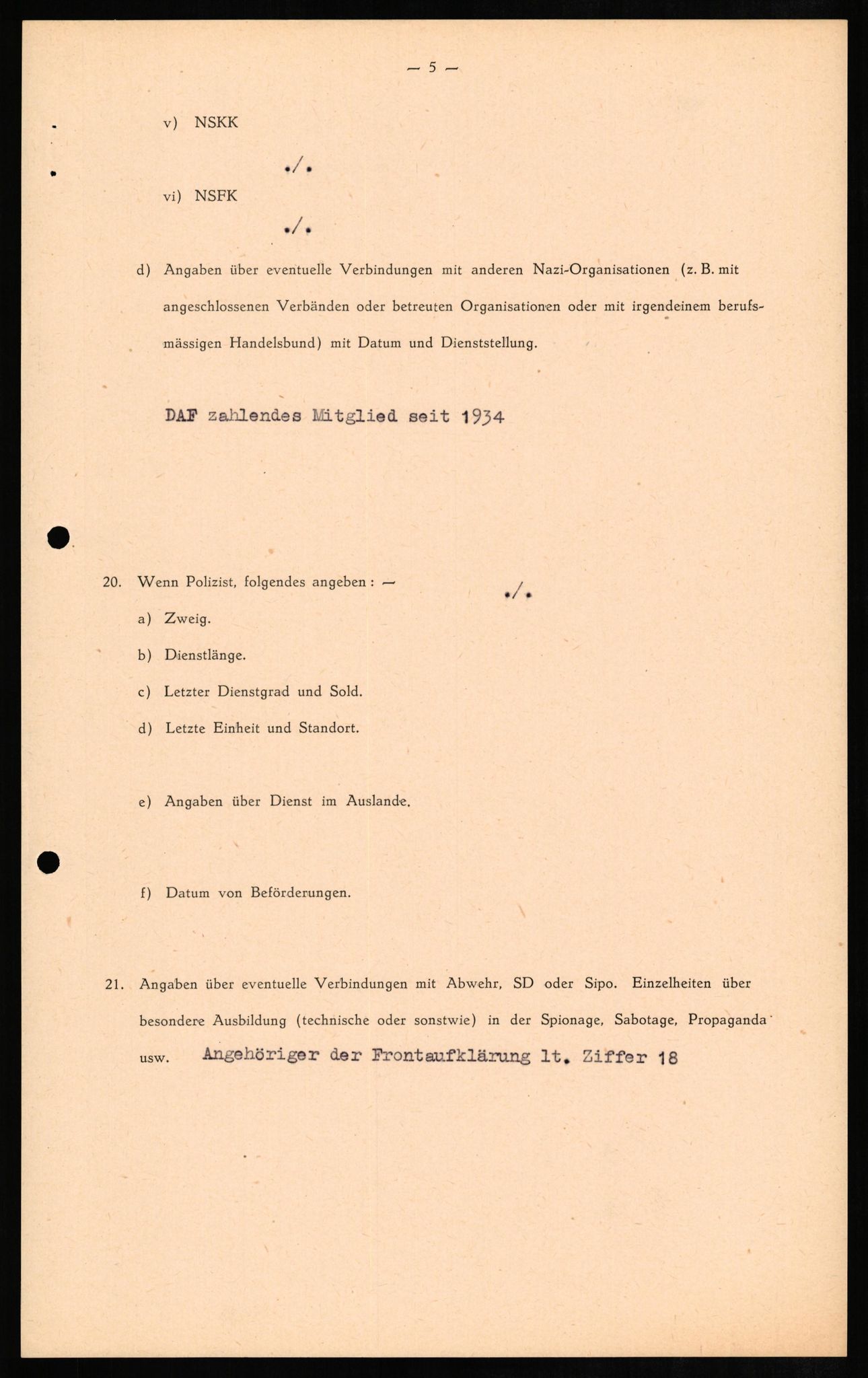 Forsvaret, Forsvarets overkommando II, AV/RA-RAFA-3915/D/Db/L0010: CI Questionaires. Tyske okkupasjonsstyrker i Norge. Tyskere., 1945-1946, p. 126