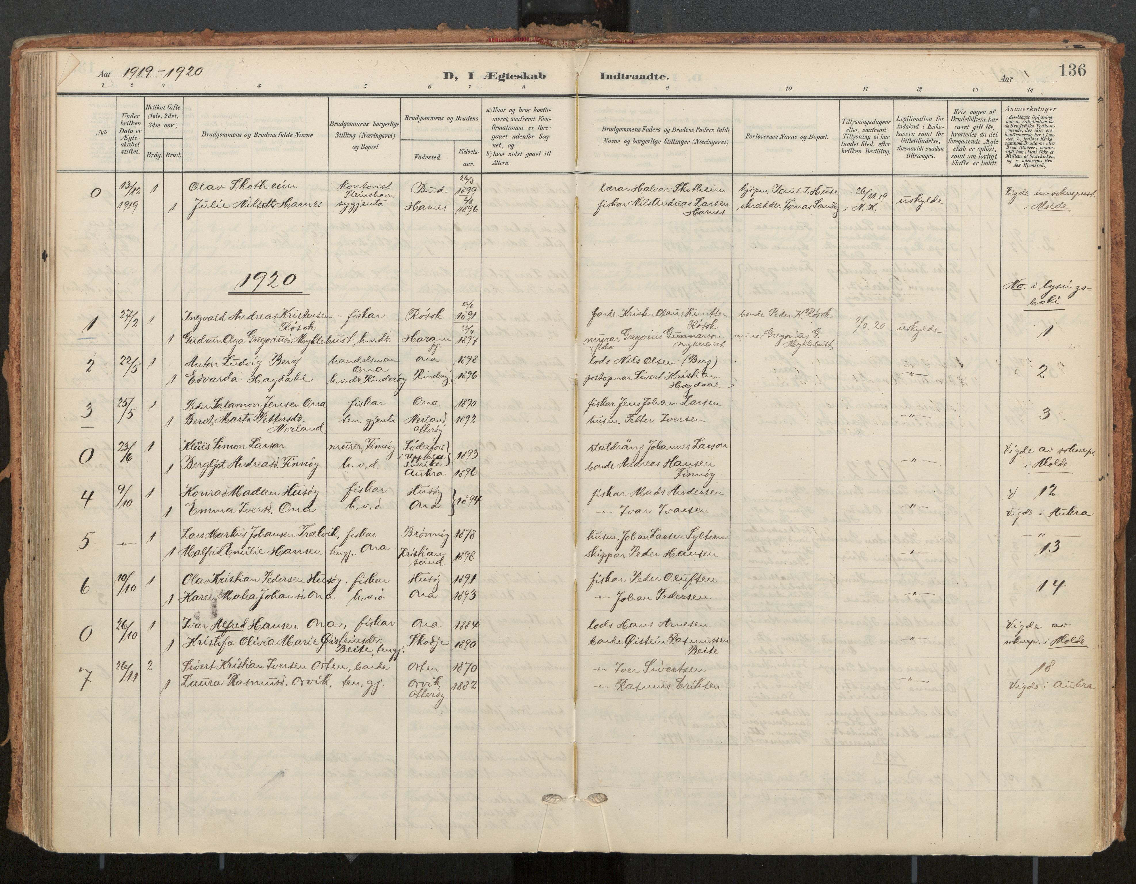 Ministerialprotokoller, klokkerbøker og fødselsregistre - Møre og Romsdal, AV/SAT-A-1454/561/L0730: Parish register (official) no. 561A04, 1901-1929, p. 136