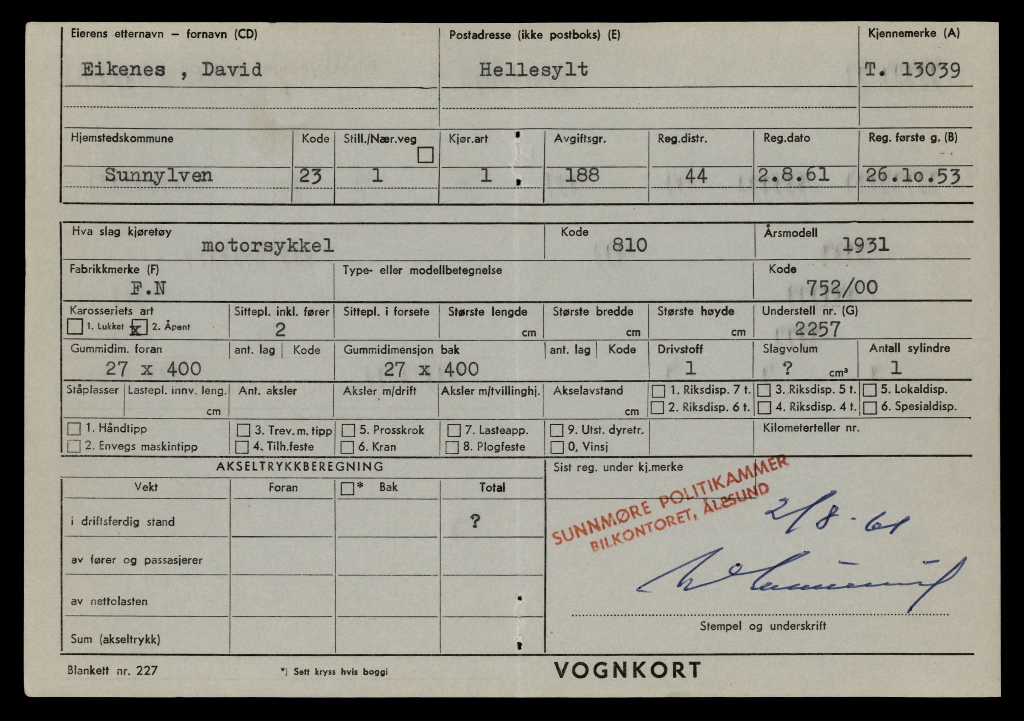 Møre og Romsdal vegkontor - Ålesund trafikkstasjon, AV/SAT-A-4099/F/Fe/L0037: Registreringskort for kjøretøy T 13031 - T 13179, 1927-1998, p. 185