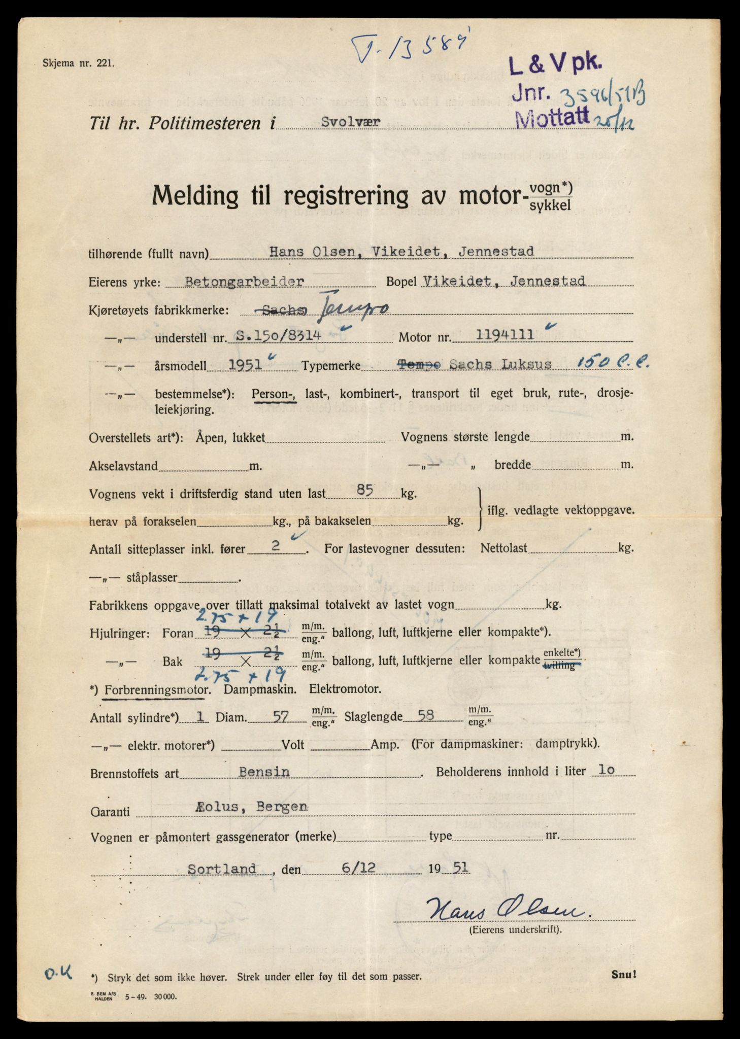 Møre og Romsdal vegkontor - Ålesund trafikkstasjon, AV/SAT-A-4099/F/Fe/L0040: Registreringskort for kjøretøy T 13531 - T 13709, 1927-1998, p. 1055