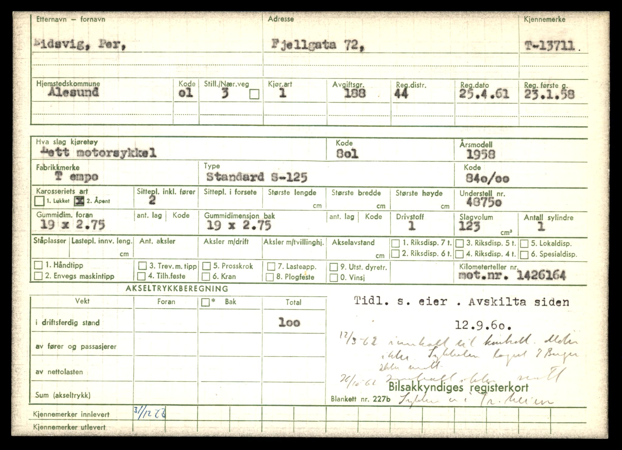 Møre og Romsdal vegkontor - Ålesund trafikkstasjon, AV/SAT-A-4099/F/Fe/L0041: Registreringskort for kjøretøy T 13710 - T 13905, 1927-1998, p. 29