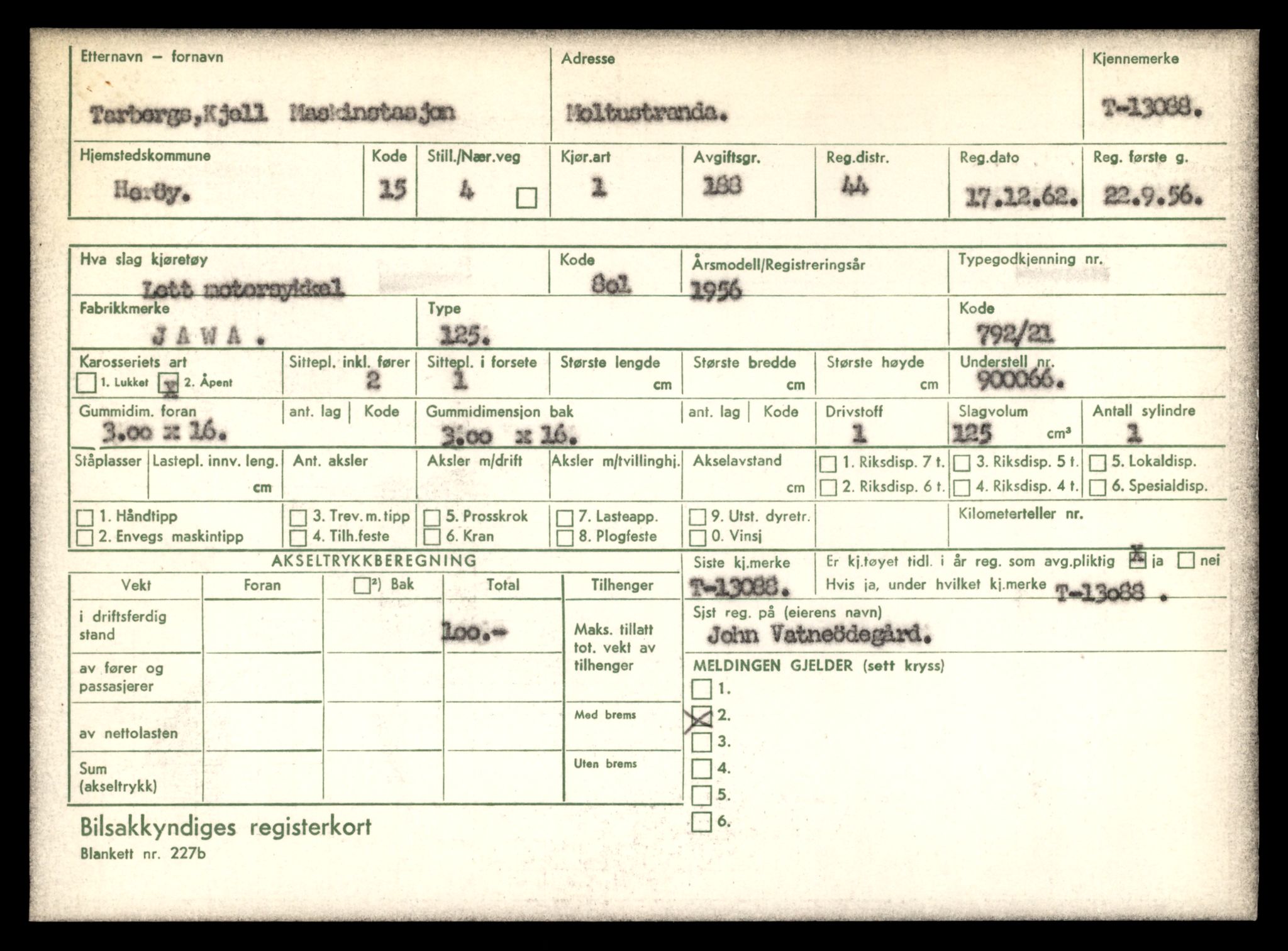 Møre og Romsdal vegkontor - Ålesund trafikkstasjon, AV/SAT-A-4099/F/Fe/L0037: Registreringskort for kjøretøy T 13031 - T 13179, 1927-1998, p. 1173