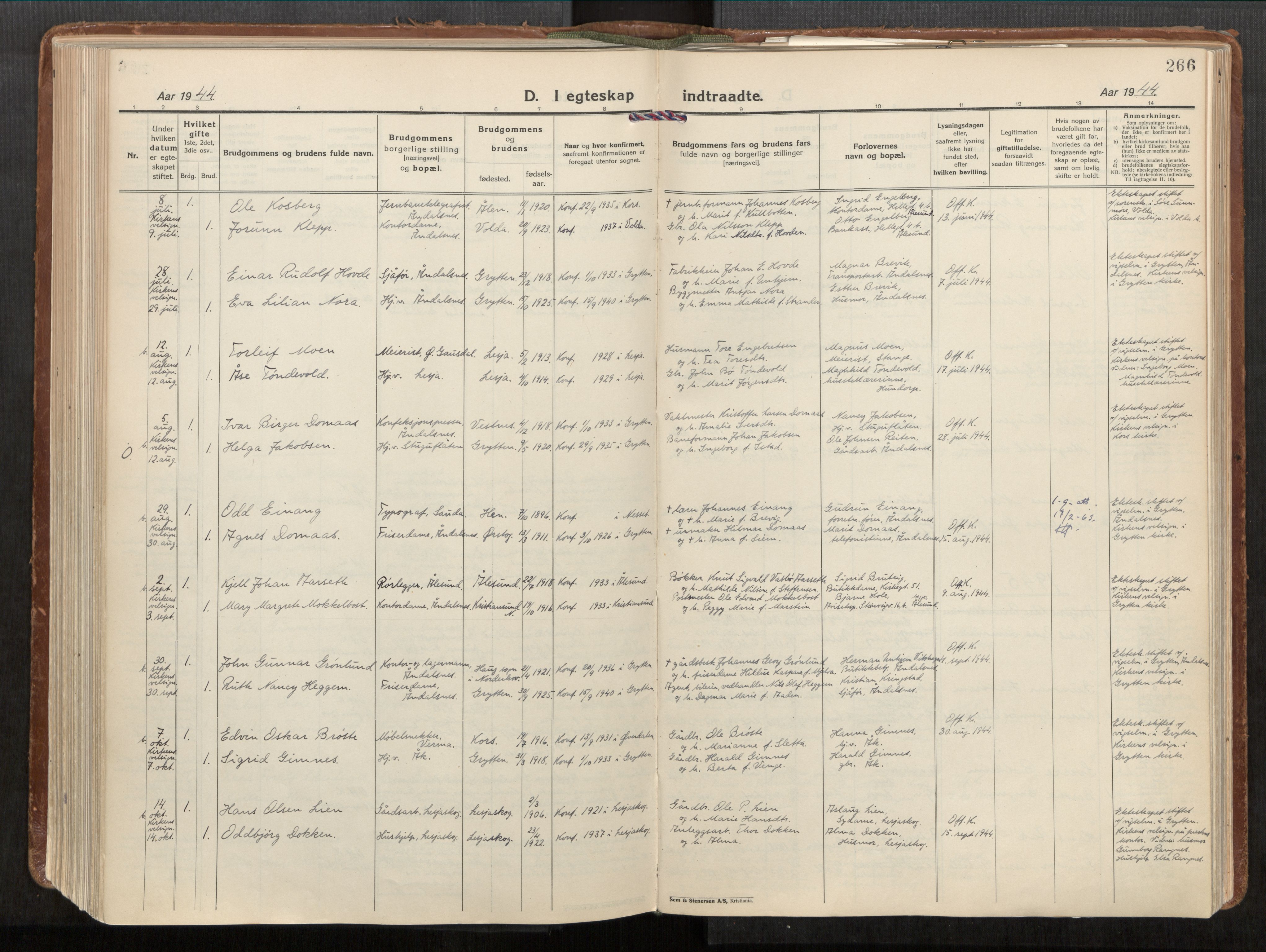 Ministerialprotokoller, klokkerbøker og fødselsregistre - Møre og Romsdal, AV/SAT-A-1454/544/L0587: Parish register (official) no. 544A11, 1924-1954, p. 266