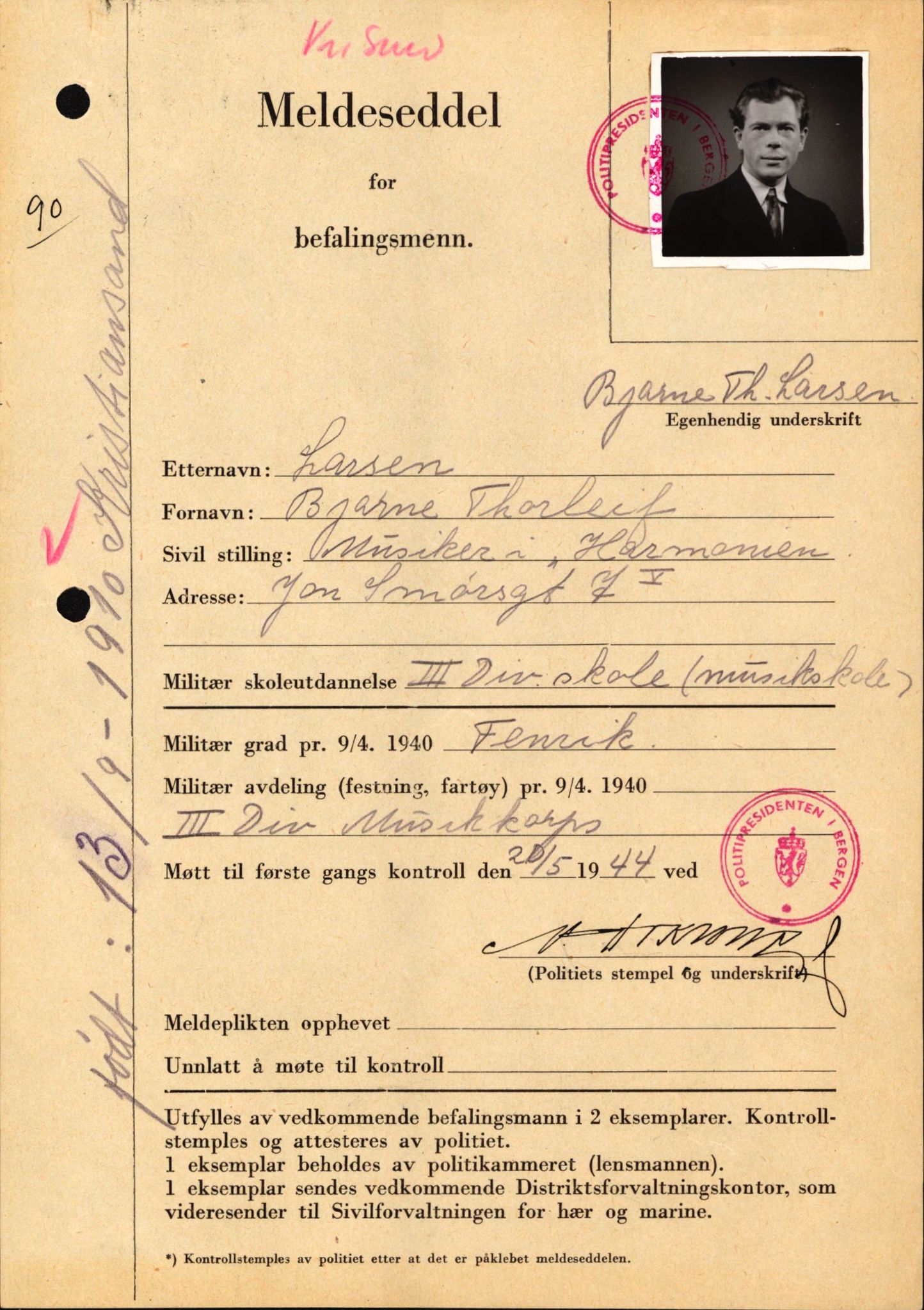 Forsvaret, Forsvarets krigshistoriske avdeling, AV/RA-RAFA-2017/Y/Yf/L0209: II-C-11-2121  -  Okkupasjonstiden.  Meldesedler for befal med foto og oppl. om militær grad 9. apr. 1940., 1944-1945, p. 27