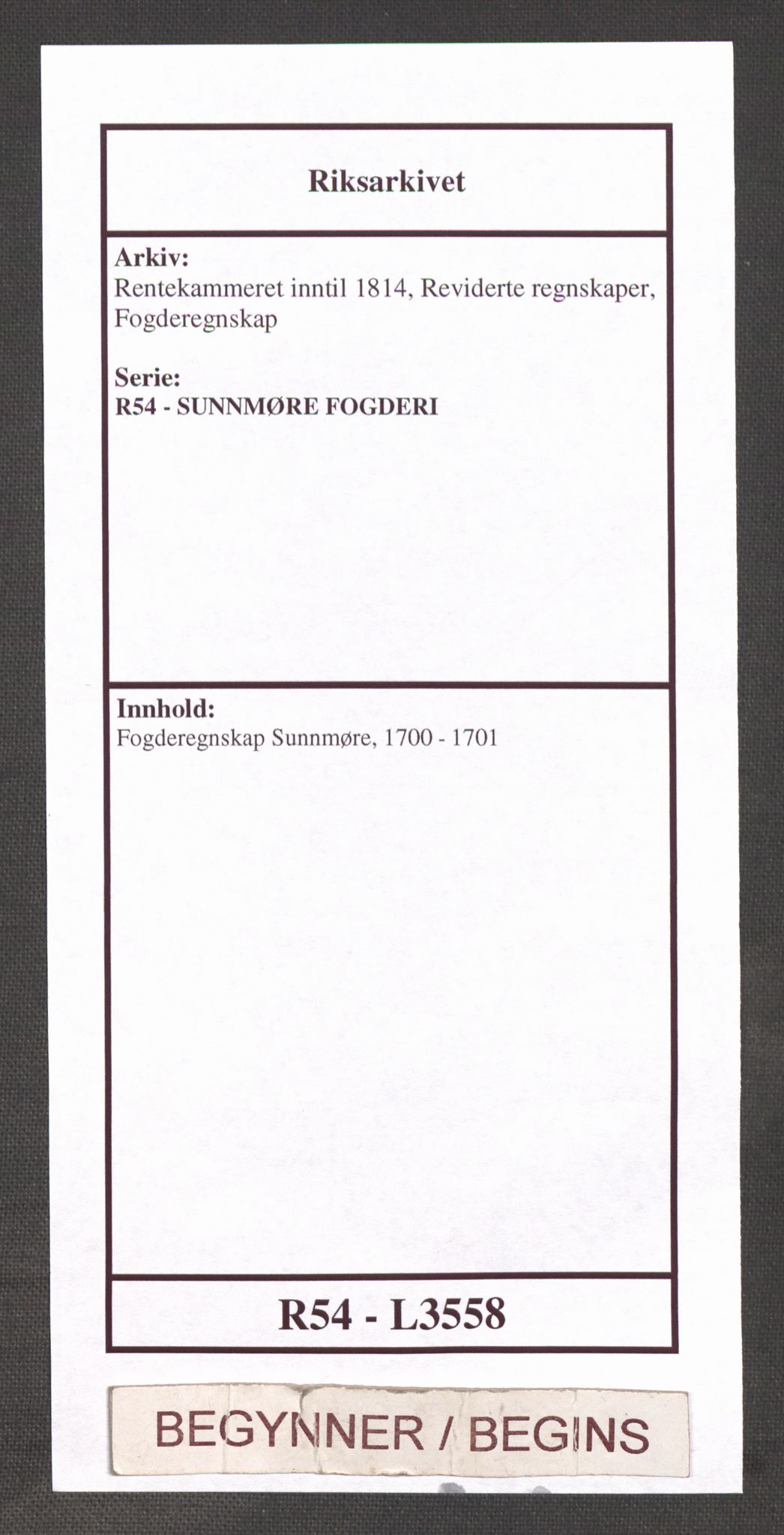 Rentekammeret inntil 1814, Reviderte regnskaper, Fogderegnskap, AV/RA-EA-4092/R54/L3558: Fogderegnskap Sunnmøre, 1700-1701, p. 1