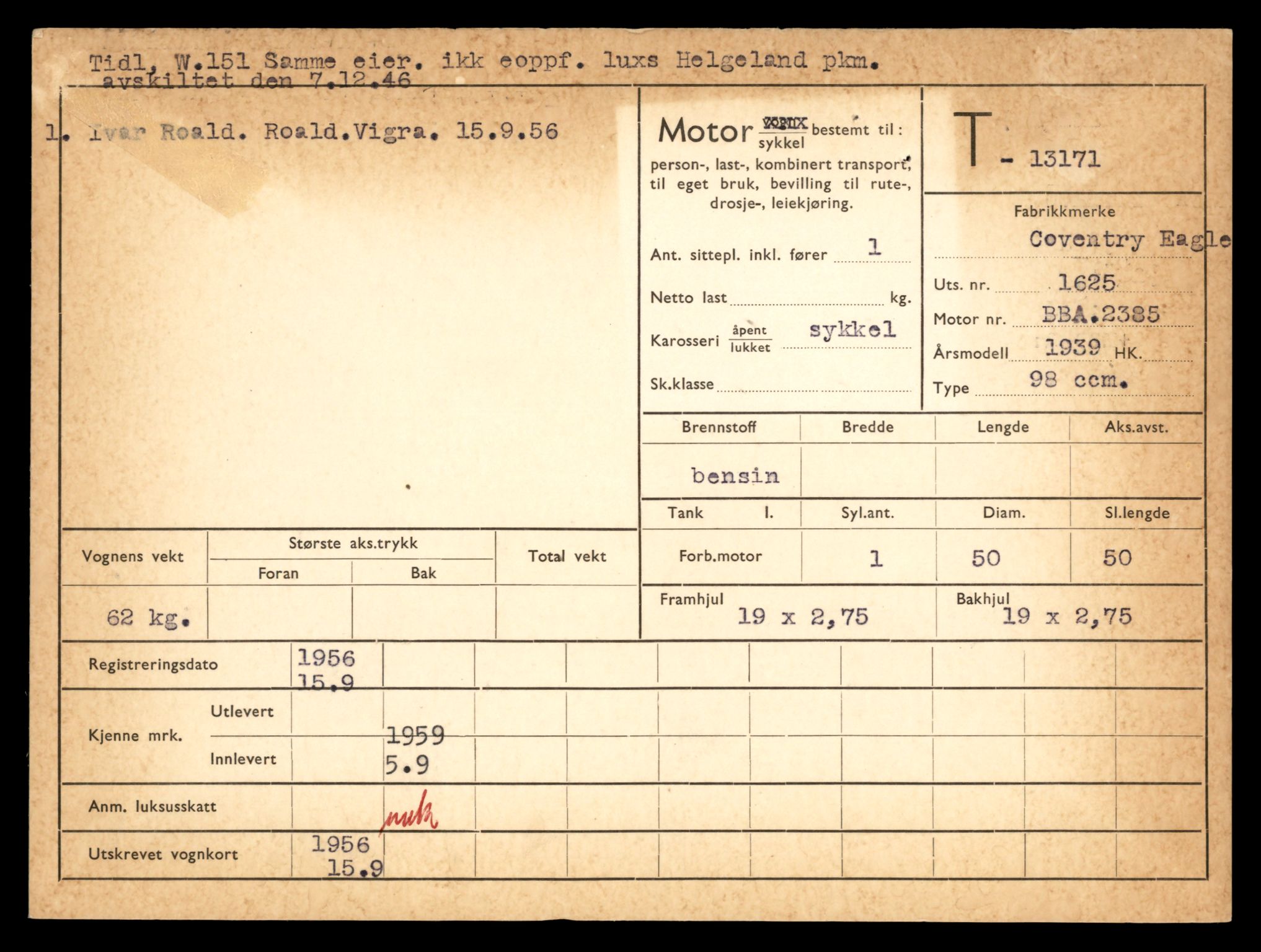 Møre og Romsdal vegkontor - Ålesund trafikkstasjon, AV/SAT-A-4099/F/Fe/L0037: Registreringskort for kjøretøy T 13031 - T 13179, 1927-1998, p. 2718