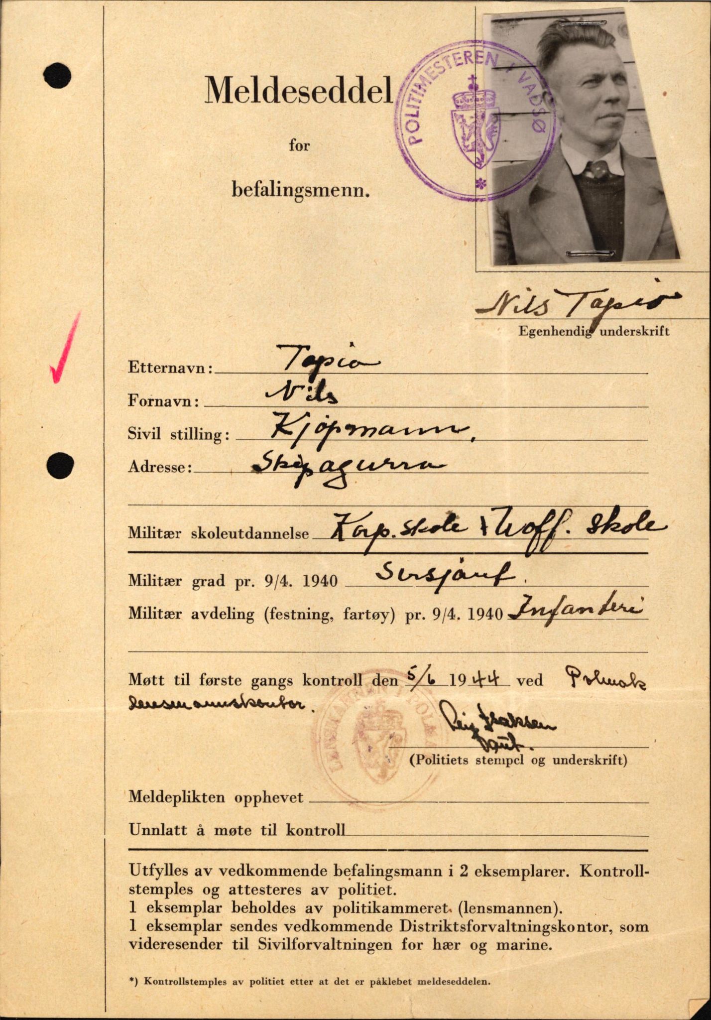 Forsvaret, Forsvarets krigshistoriske avdeling, AV/RA-RAFA-2017/Y/Yf/L0209: II-C-11-2121  -  Okkupasjonstiden.  Meldesedler for befal med foto og oppl. om militær grad 9. apr. 1940., 1944-1945, p. 1049