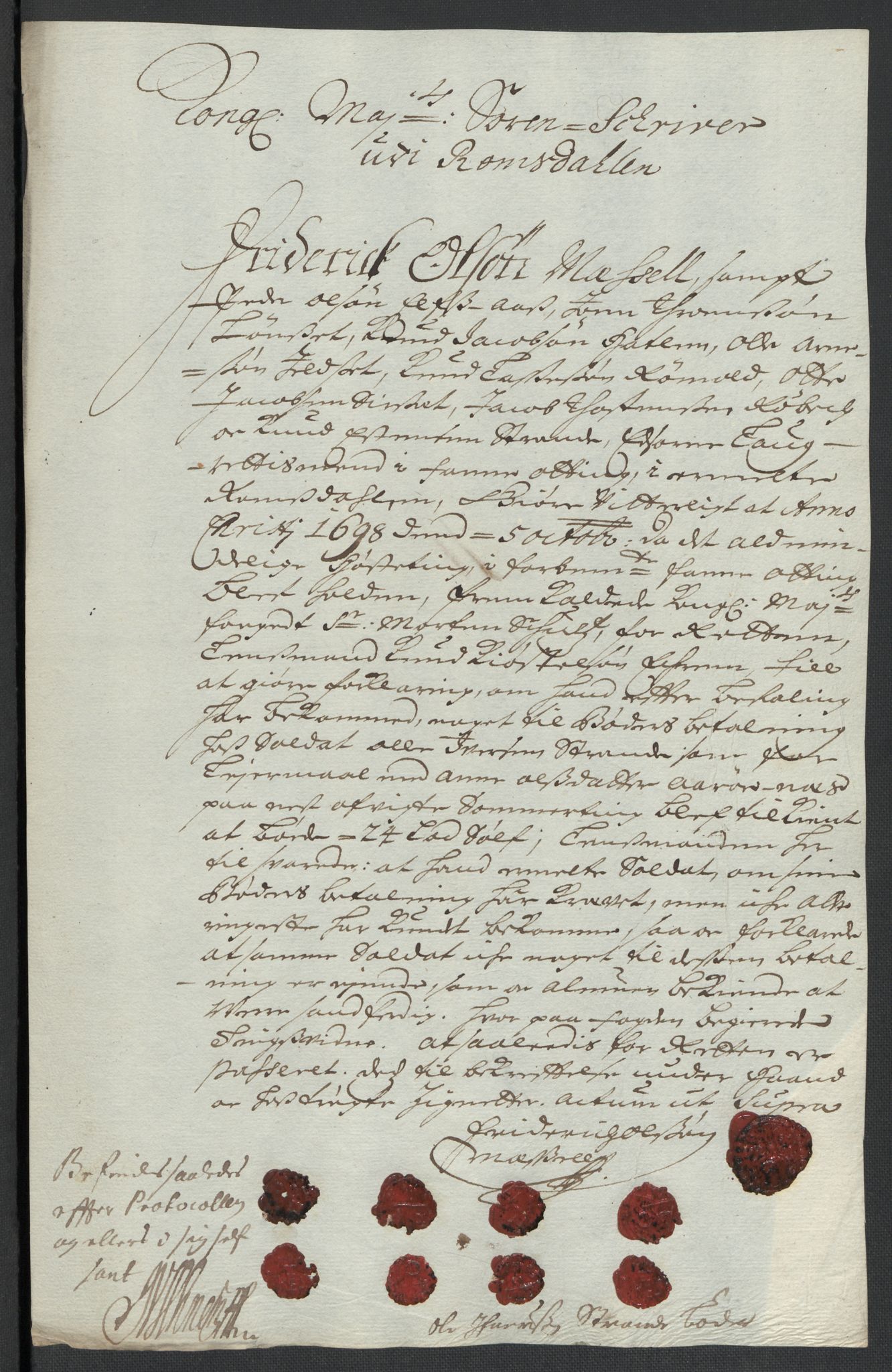 Rentekammeret inntil 1814, Reviderte regnskaper, Fogderegnskap, RA/EA-4092/R55/L3653: Fogderegnskap Romsdal, 1697-1698, p. 371