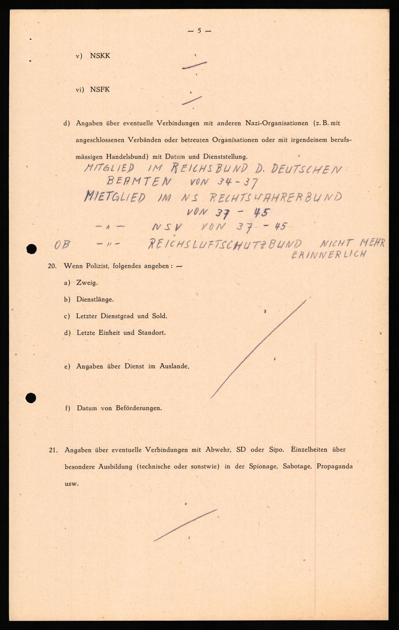 Forsvaret, Forsvarets overkommando II, AV/RA-RAFA-3915/D/Db/L0033: CI Questionaires. Tyske okkupasjonsstyrker i Norge. Tyskere., 1945-1946, p. 452