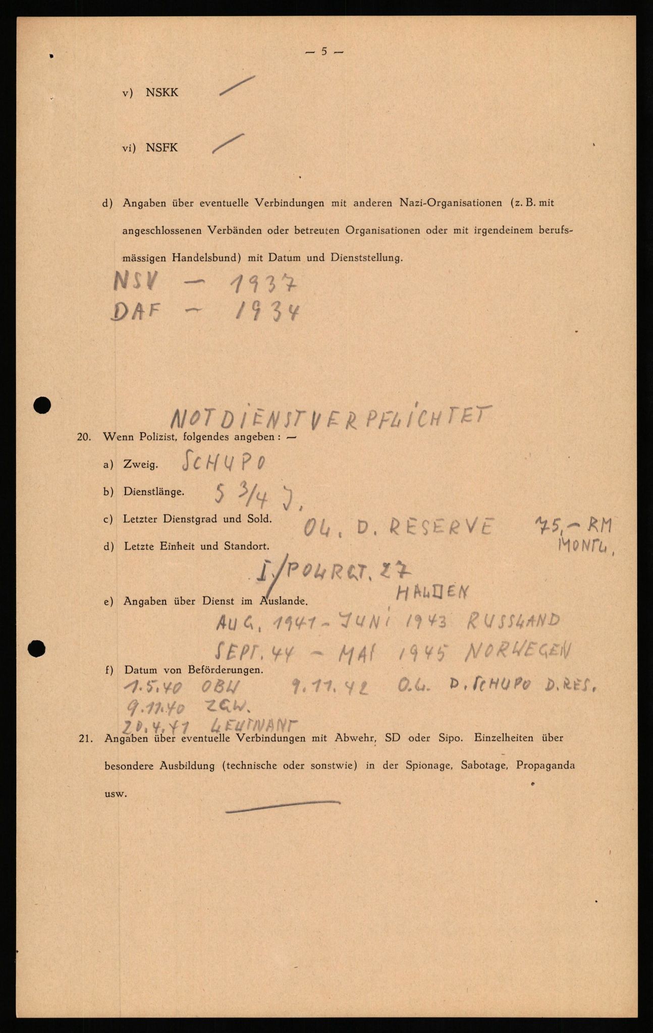 Forsvaret, Forsvarets overkommando II, RA/RAFA-3915/D/Db/L0029: CI Questionaires. Tyske okkupasjonsstyrker i Norge. Tyskere., 1945-1946, p. 14