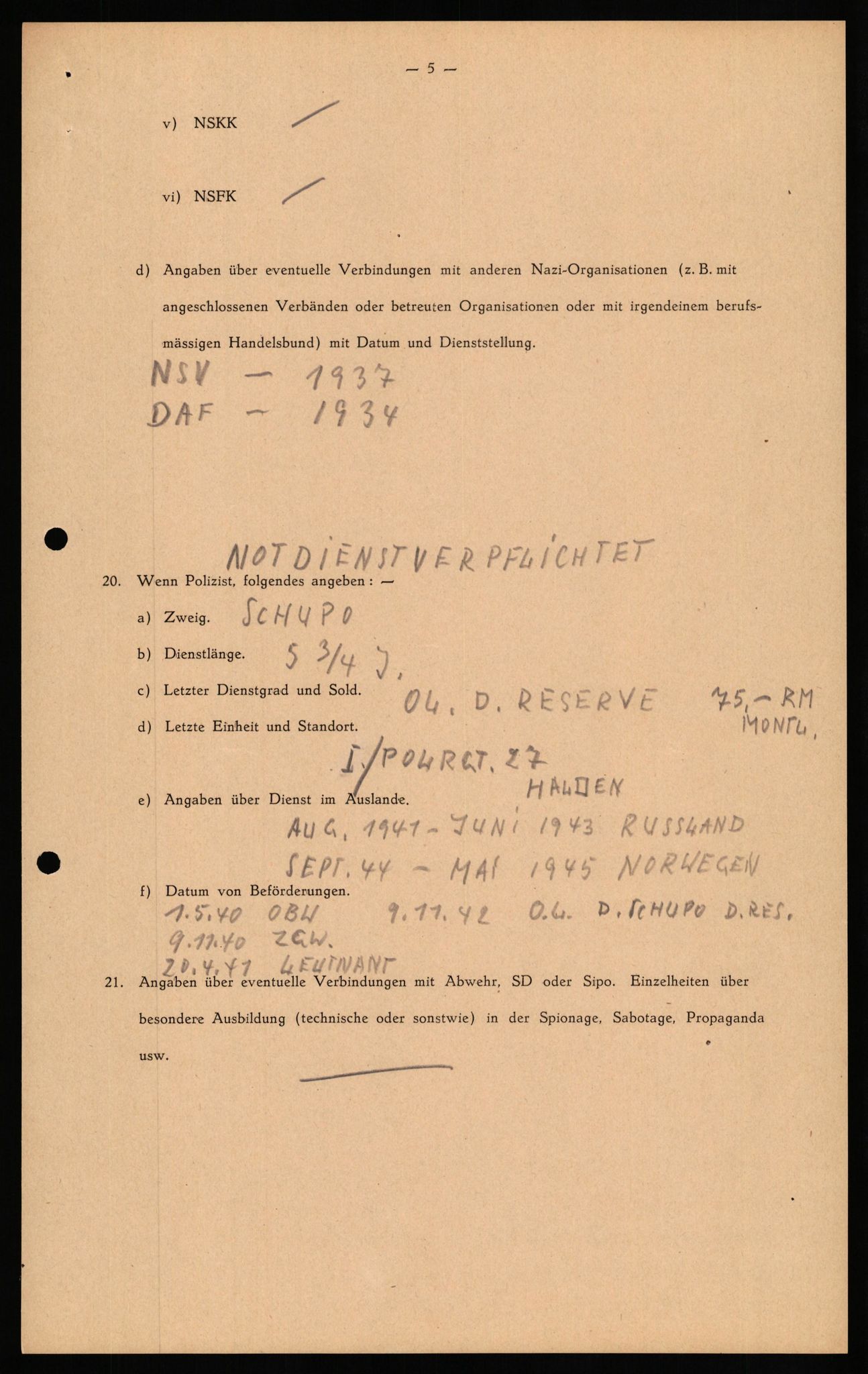 Forsvaret, Forsvarets overkommando II, AV/RA-RAFA-3915/D/Db/L0029: CI Questionaires. Tyske okkupasjonsstyrker i Norge. Tyskere., 1945-1946, p. 14
