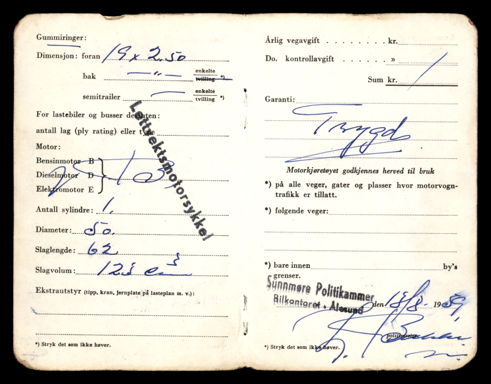 Møre og Romsdal vegkontor - Ålesund trafikkstasjon, AV/SAT-A-4099/F/Fe/L0040: Registreringskort for kjøretøy T 13531 - T 13709, 1927-1998, p. 2586