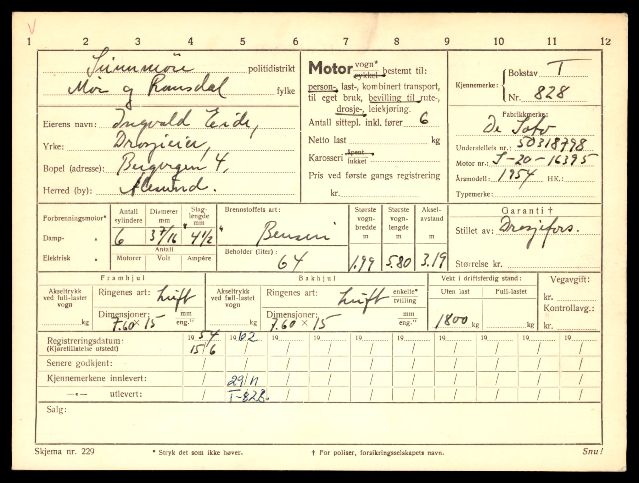 Møre og Romsdal vegkontor - Ålesund trafikkstasjon, SAT/A-4099/F/Fe/L0008: Registreringskort for kjøretøy T 747 - T 894, 1927-1998, p. 2072