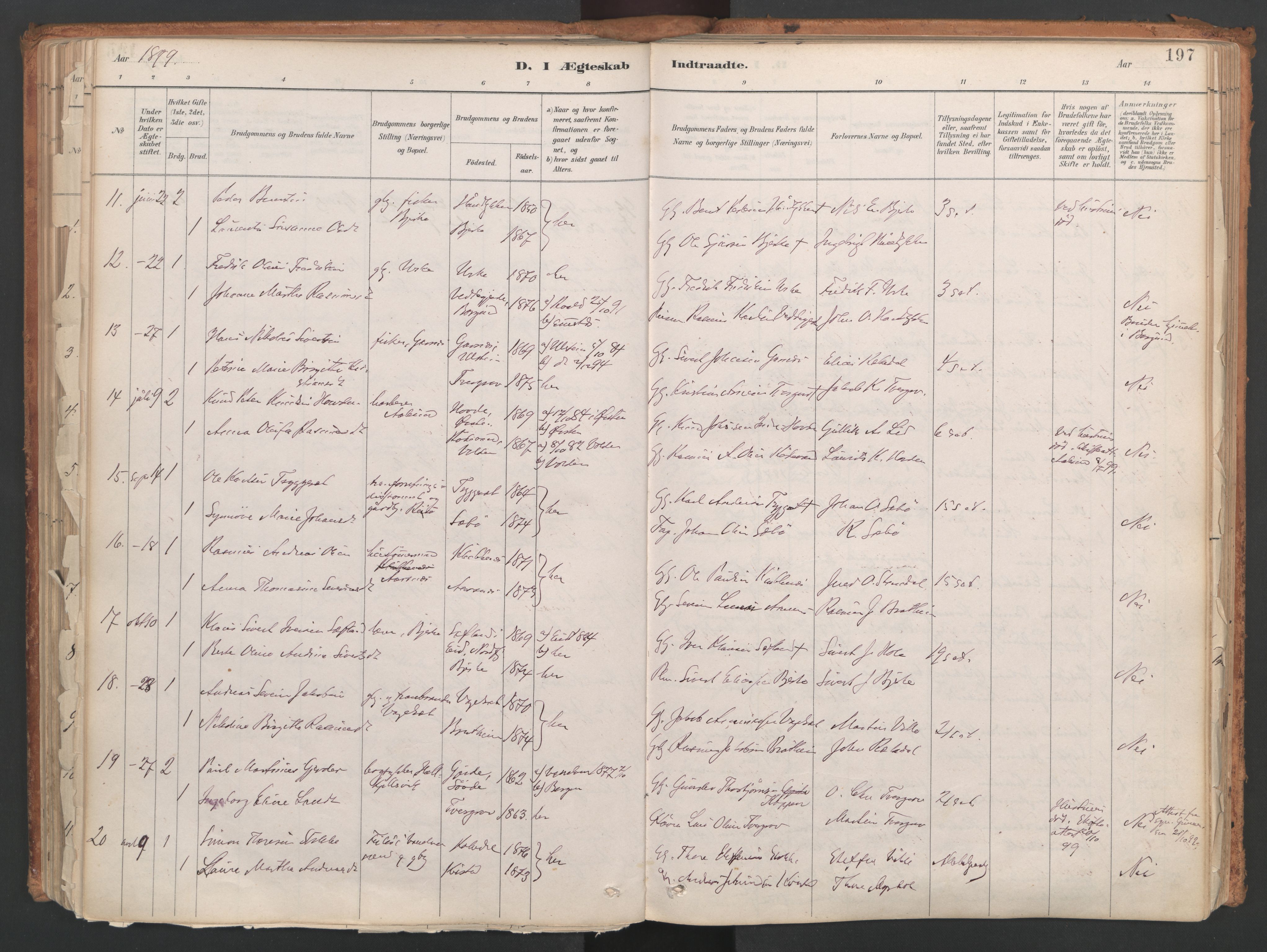 Ministerialprotokoller, klokkerbøker og fødselsregistre - Møre og Romsdal, SAT/A-1454/515/L0211: Parish register (official) no. 515A07, 1886-1910, p. 197