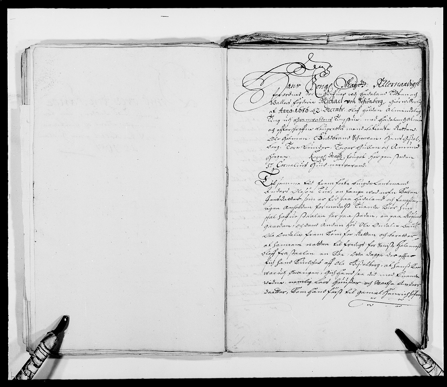 Rentekammeret inntil 1814, Reviderte regnskaper, Fogderegnskap, RA/EA-4092/R18/L1285: Fogderegnskap Hadeland, Toten og Valdres, 1686, p. 329