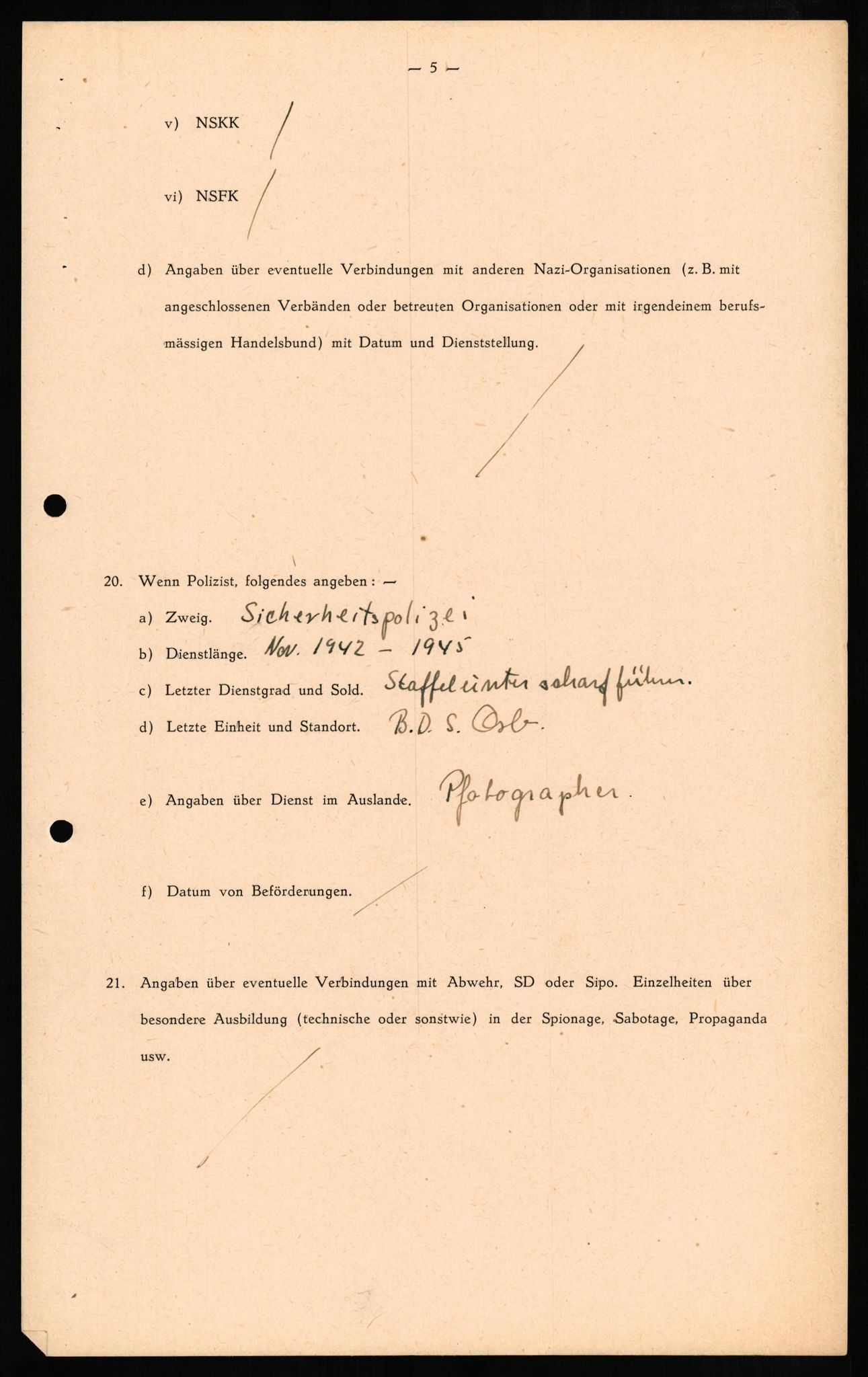 Forsvaret, Forsvarets overkommando II, RA/RAFA-3915/D/Db/L0011: CI Questionaires. Tyske okkupasjonsstyrker i Norge. Tyskere., 1945-1946, p. 138